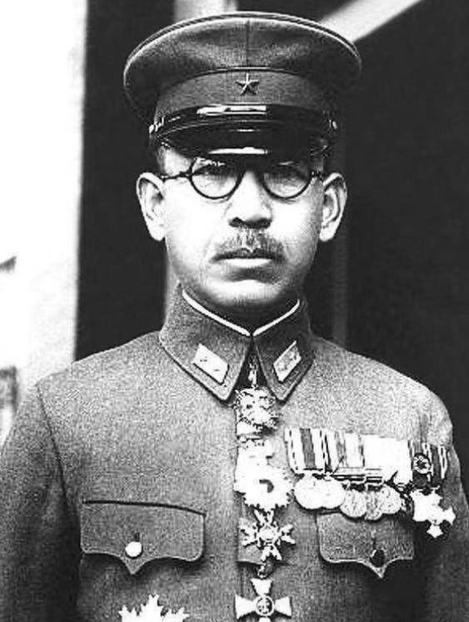 这是1944年,我军将一名日本飞行员山田井马俘虏后,日本人不惜一切代价