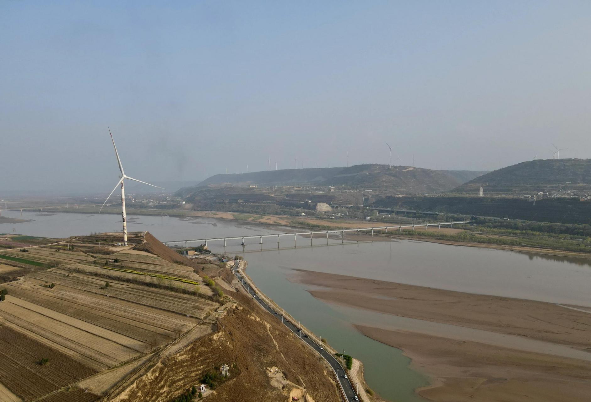 风陵渡口初相遇,一见杨过误终身.