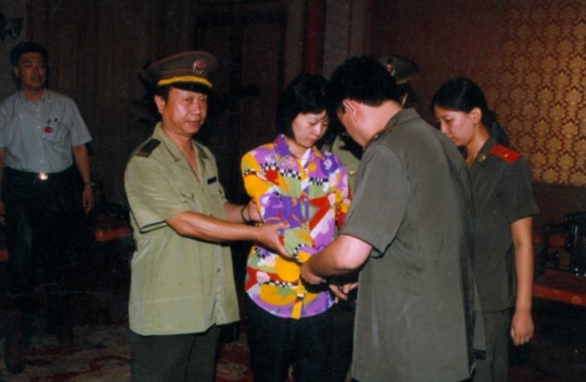 2000年12月21日,最高人民法院依法对刘艺霞,李少洋裁定核准死刑