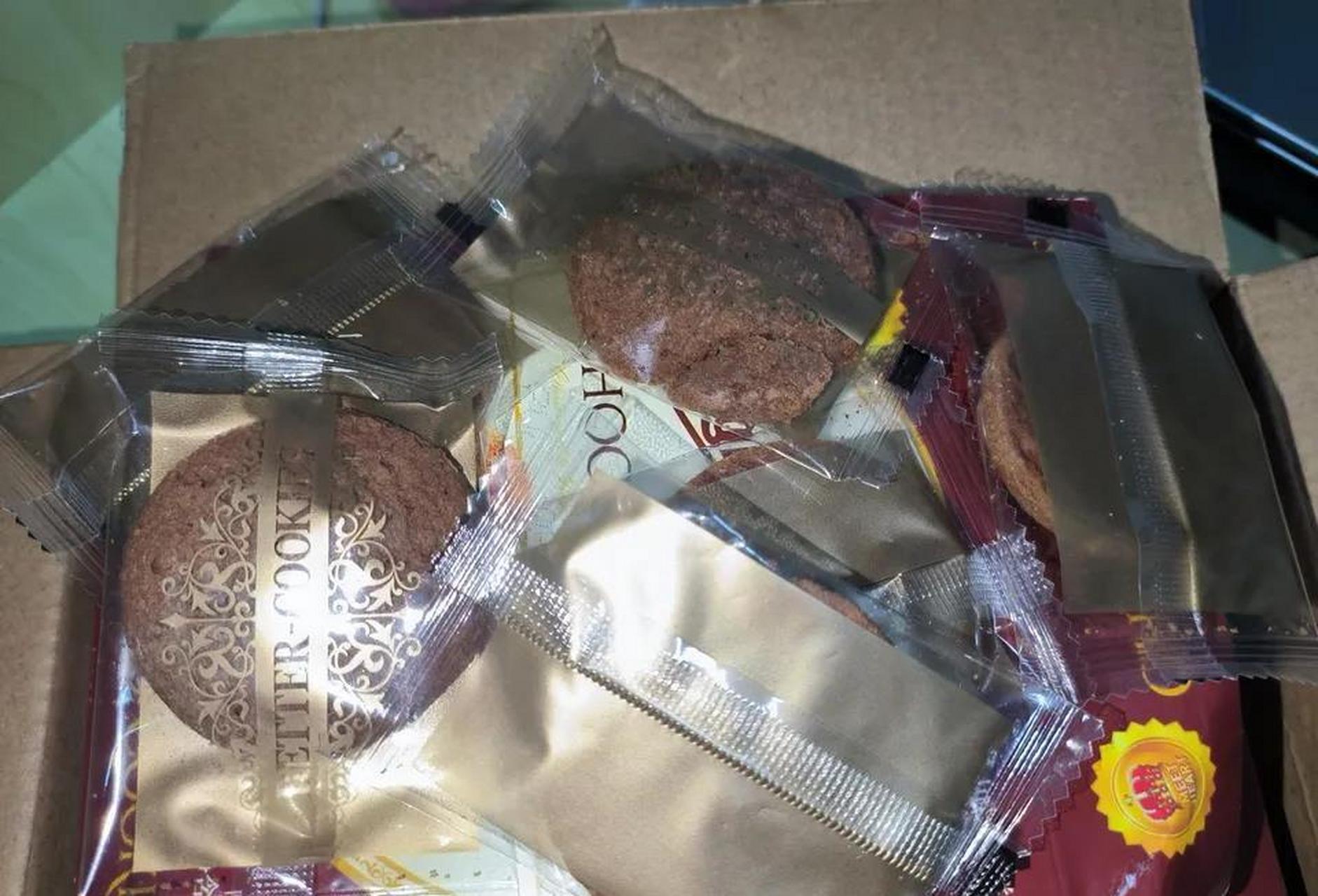 超市28元一盒的曲奇饼干,网上才9.