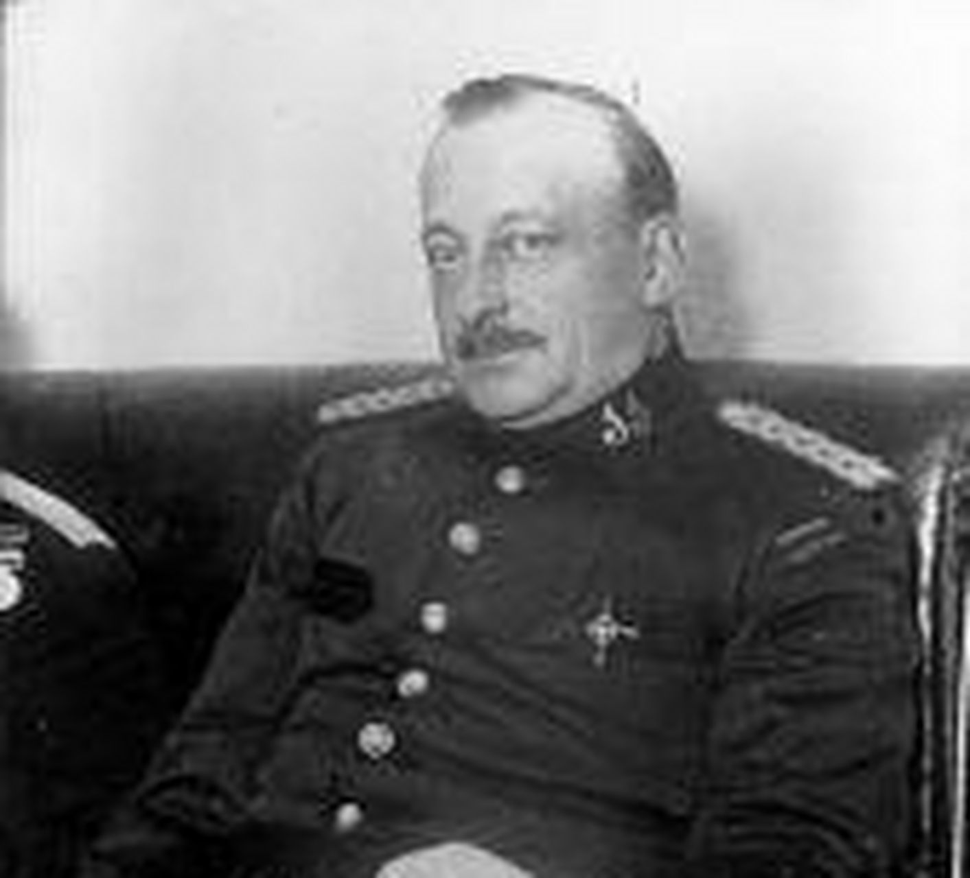 公元1923年,米格尔·普里莫·德里维拉发动军事政变,成为西班牙首相