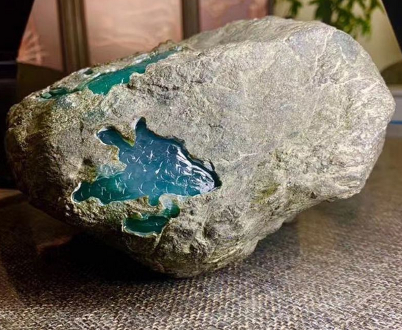 油青种翡翠原石 #点击头像看直播# #油青种翡翠# 一般也是因为#翡翠