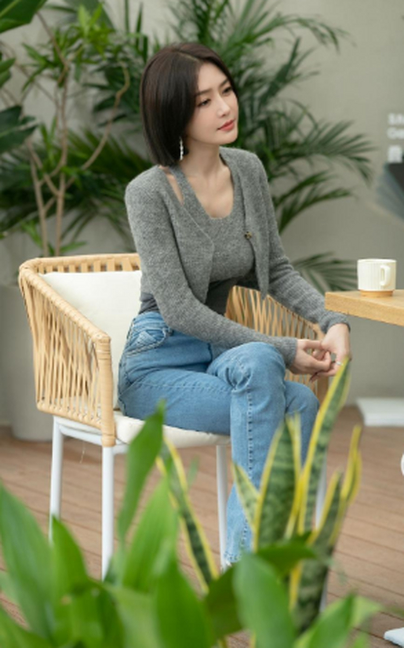 短头发的秦岚,不仅好看,气质拉满.