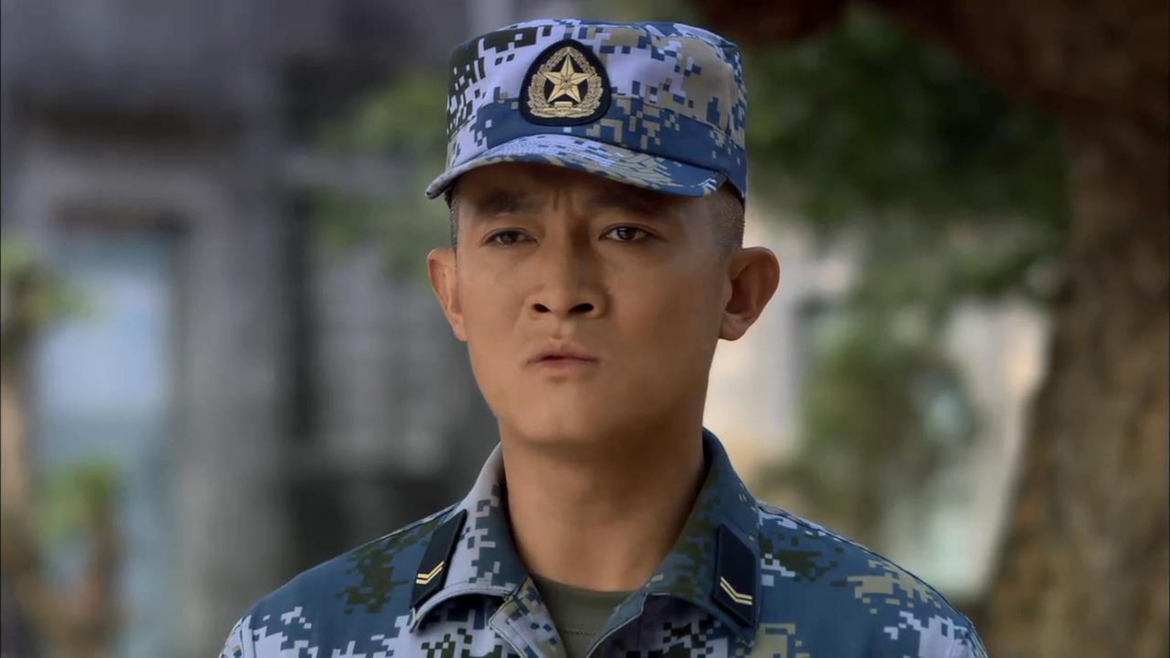 《火蓝刀锋》是一部讲述海军的影视作品,蒋小鱼是海军陆战队的一名