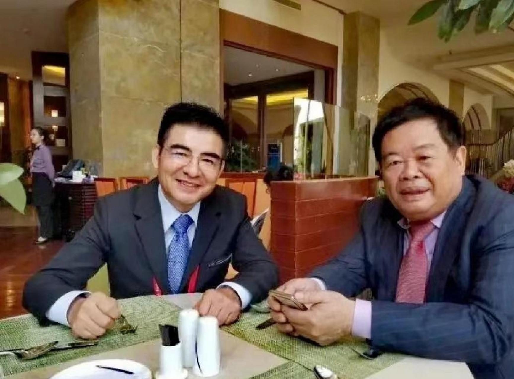 曹德旺和陈光标的一张罕见的合影,他们两人不但是企业家而且都是中国