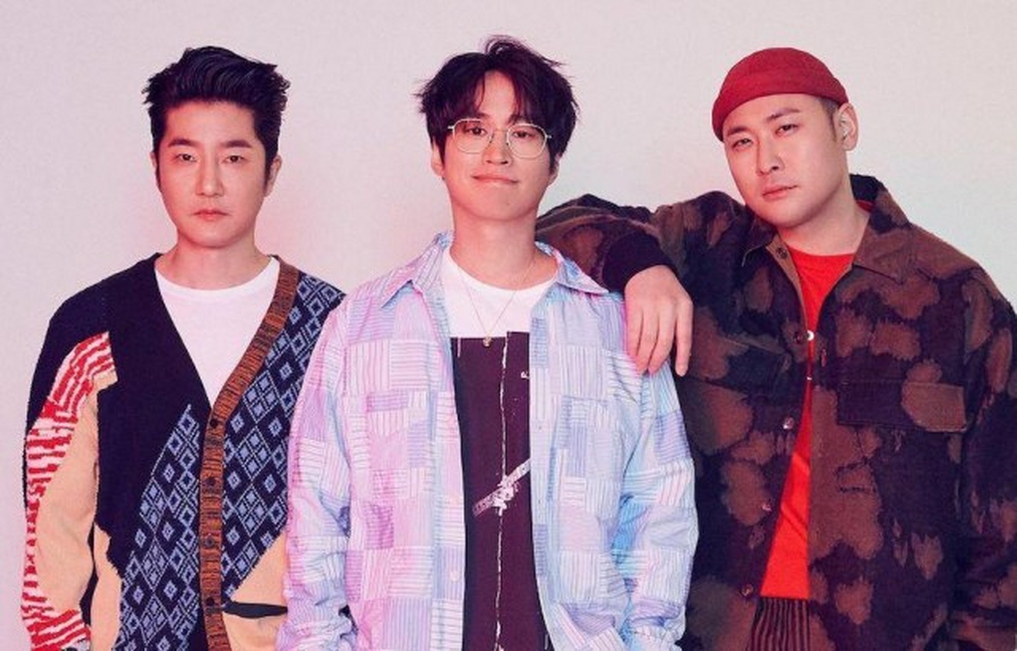 tablo 在个人 instagram 发布了有关于 epik high 新专辑的预告影片