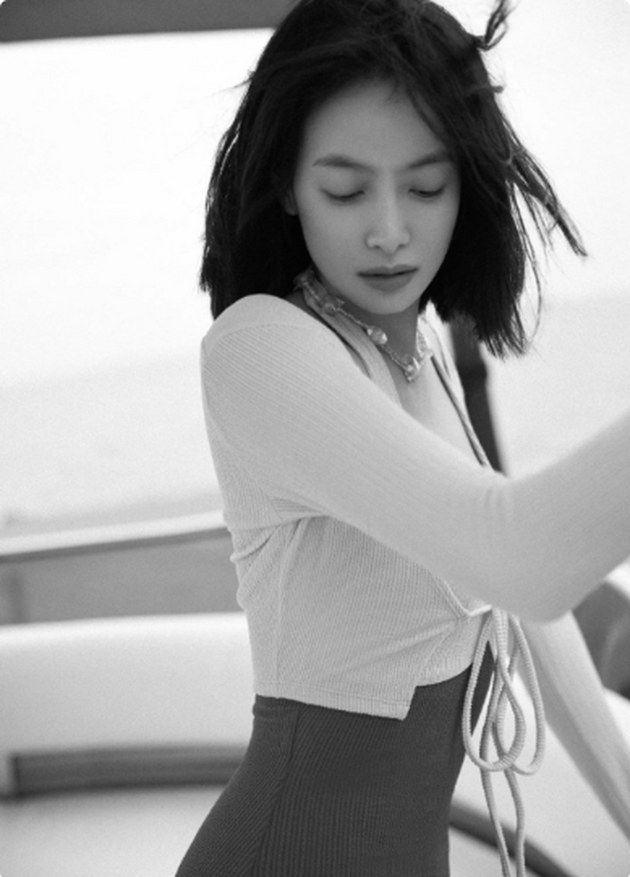 宋茜近来备受瞩目,她的身材引人注目.