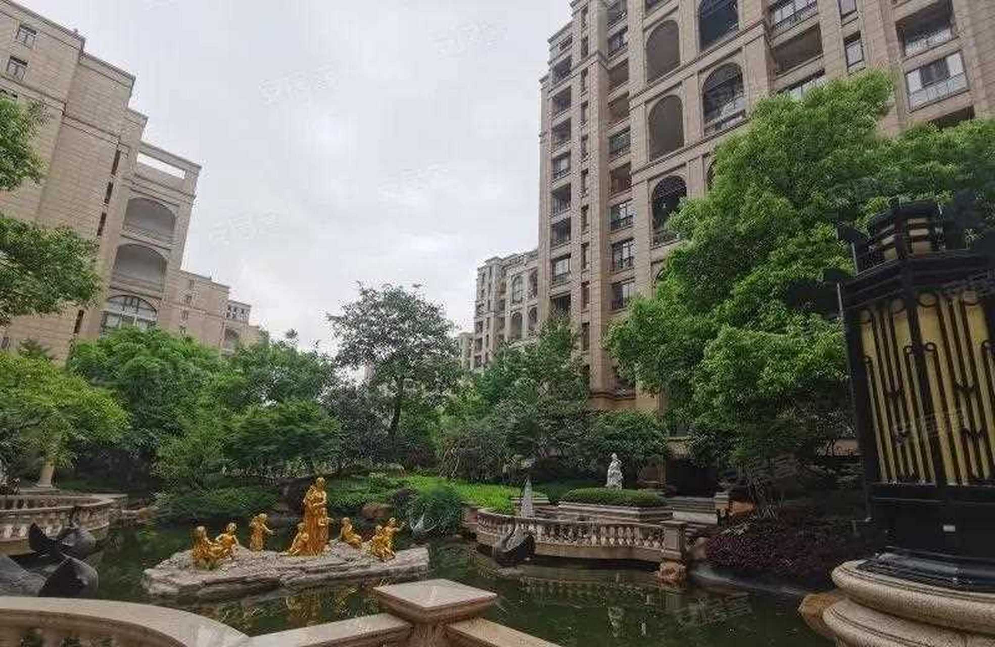 曾经号称安徽第一豪宅的益力檀宫,项目位于合肥市宁国南路与合巢路