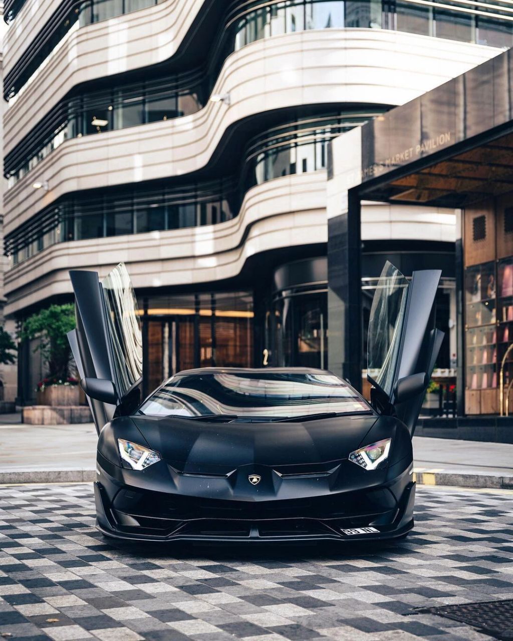 兰博基尼aventador svj:极致性能,独特造型  兰博基尼aventador svj