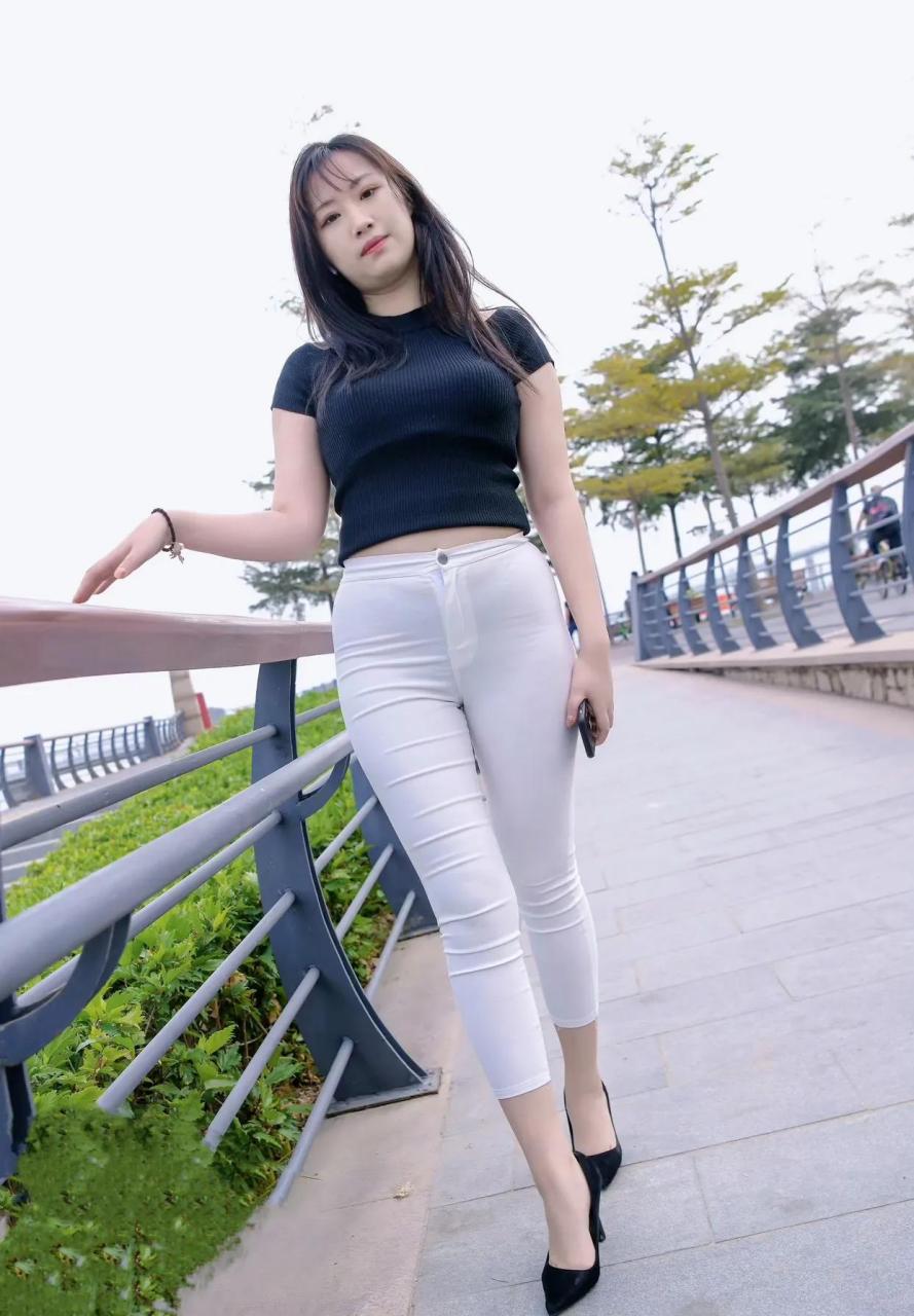 作为微胖女人,你觉得我这套穿搭可以吗?