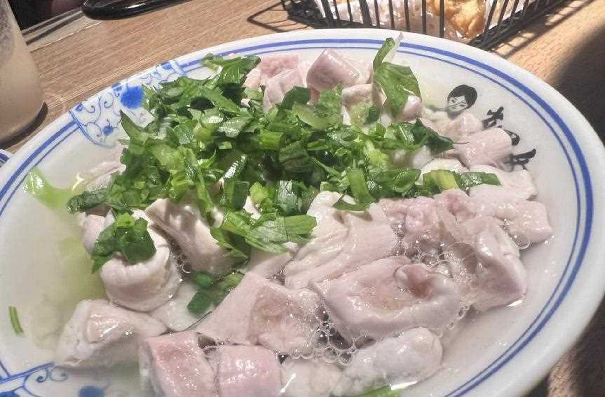 這個菜為什麼叫翹腳牛肉呢?是好吃到需要翹腳嗎?