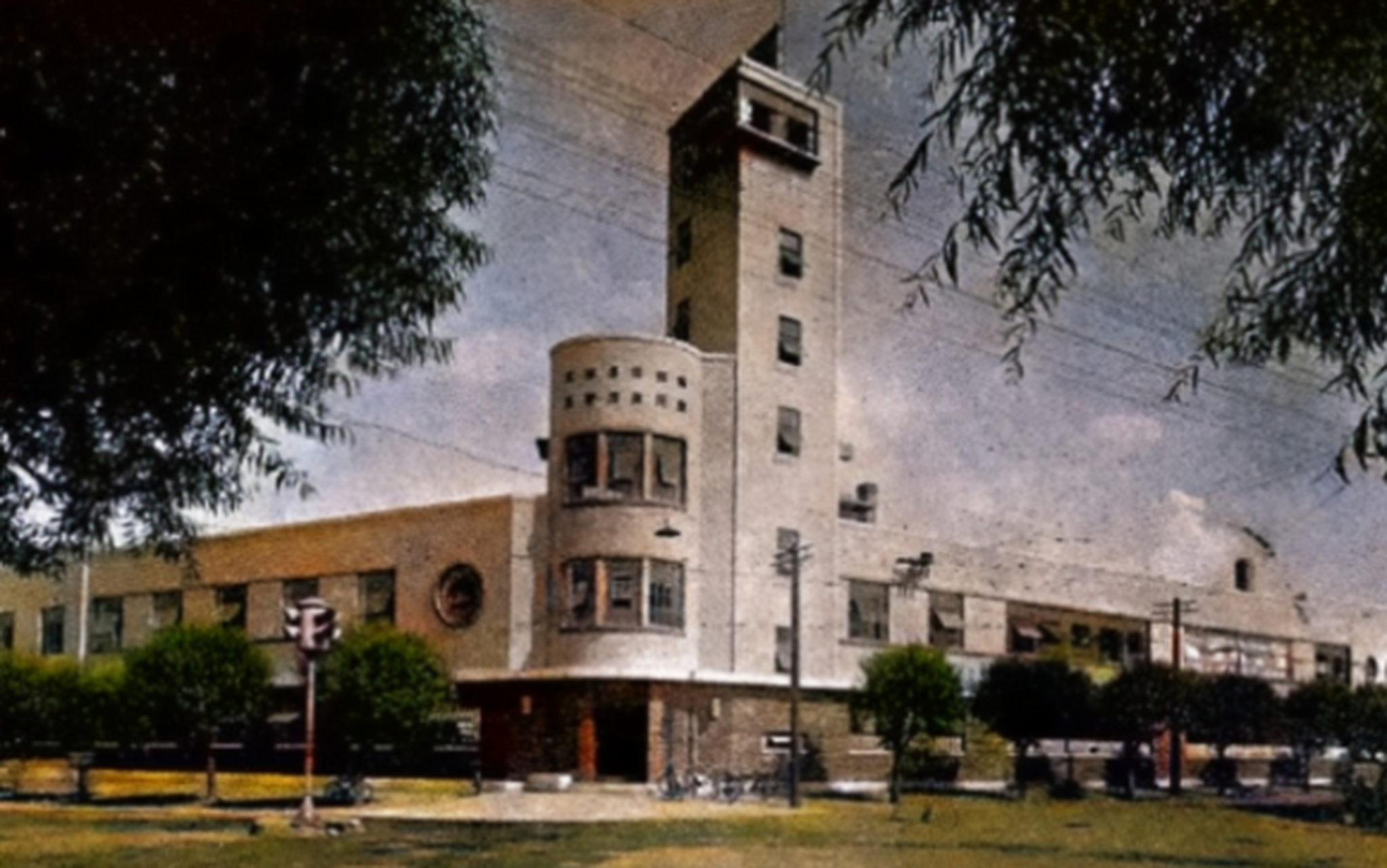 图为30年代的沈阳,日日新闻奉天支社大楼.这栋楼还有吗?