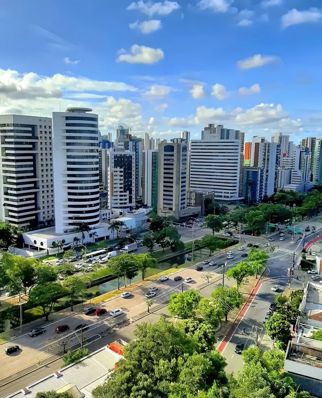 累西腓,市区人口165万人,巴西第五大城市,累西腓有500年的历史,拔西