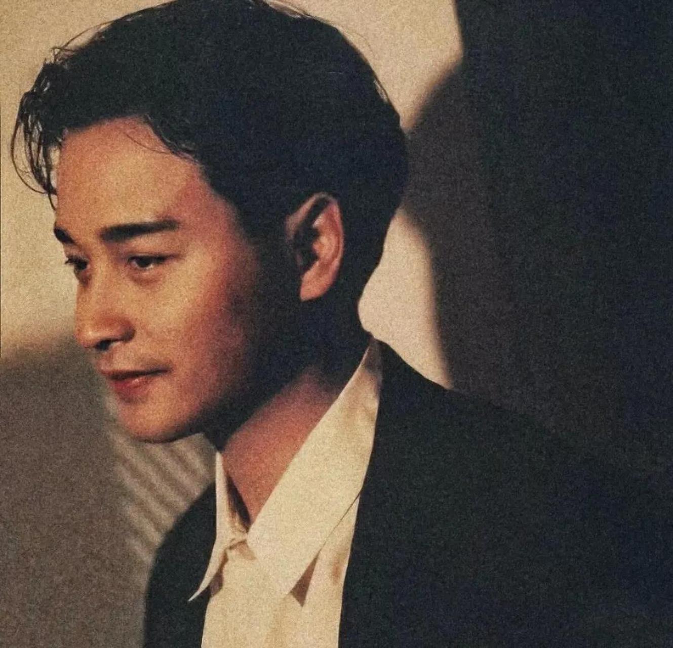 最帅港星头像集锦:张国荣 张国荣(1956年9月12日-2003年4月1日),出生