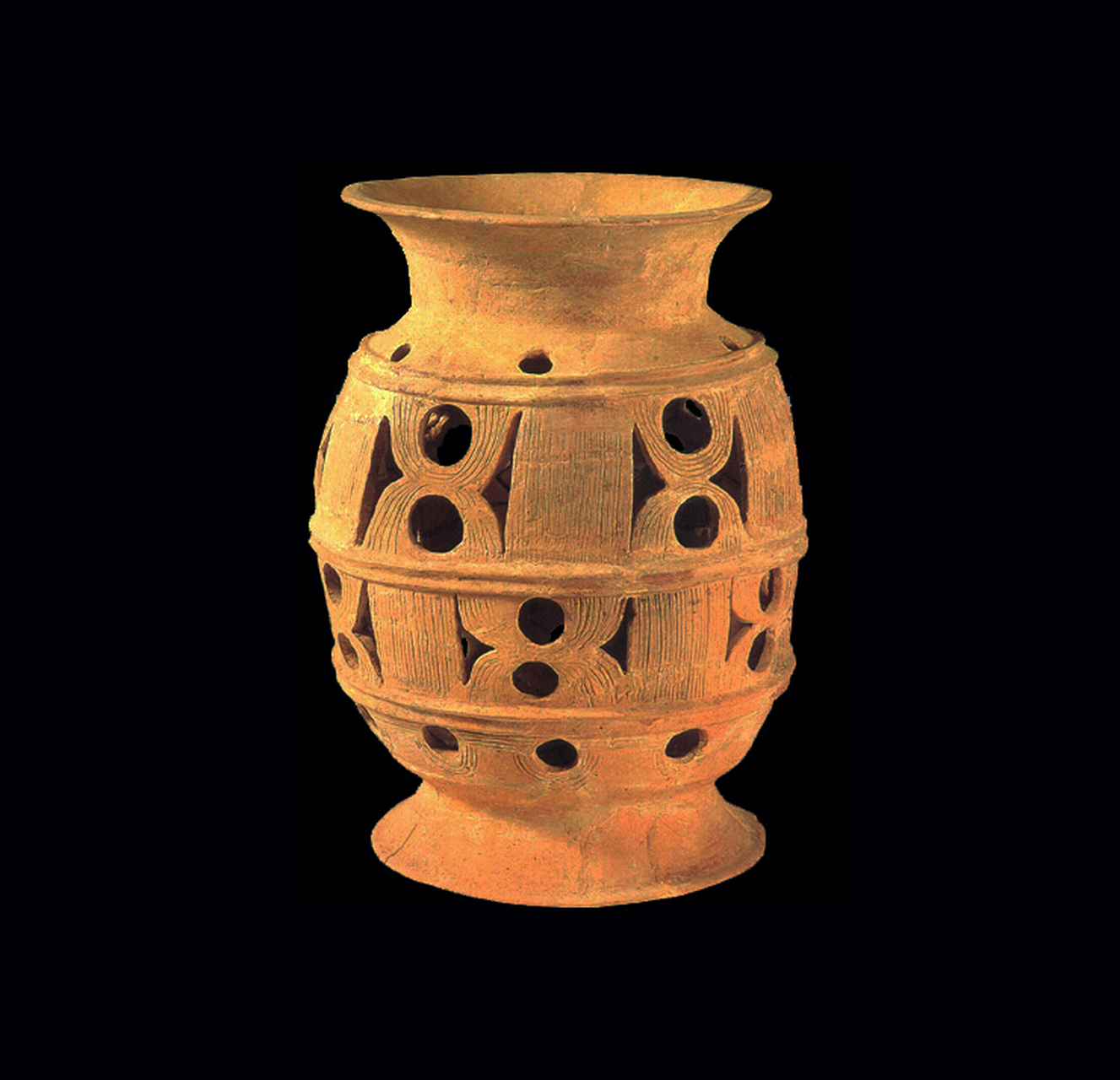 文物# 这是南京博物馆收藏的一组大汶口文化陶器.