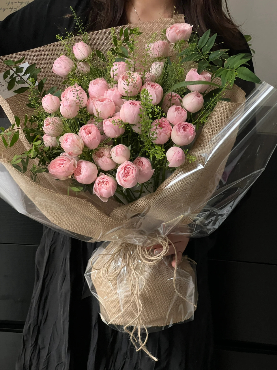 多头酷皮玫瑰花束