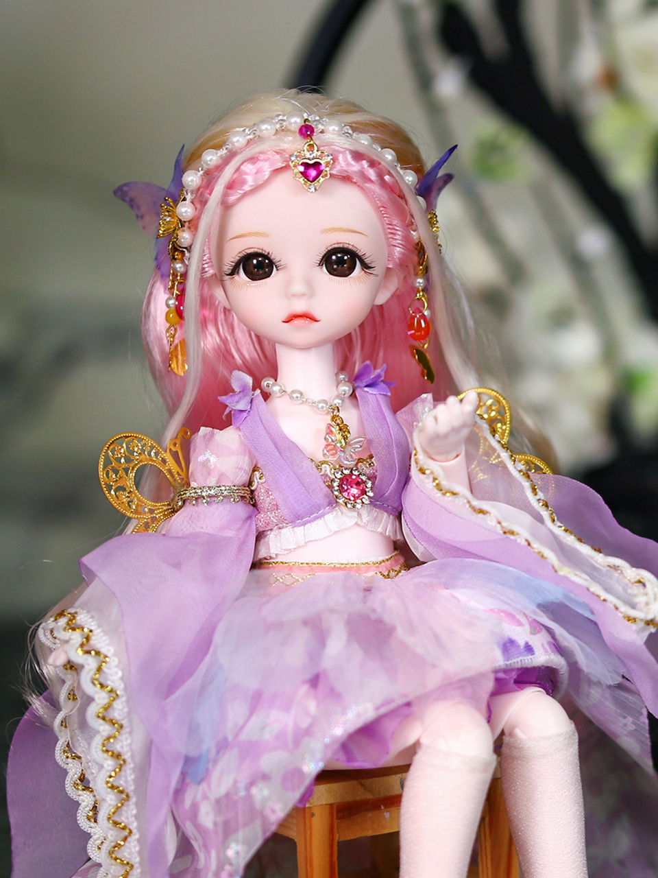 洛丽塔风格的洋娃娃在日本非常流行,但现在在全球范围内也很受欢迎.