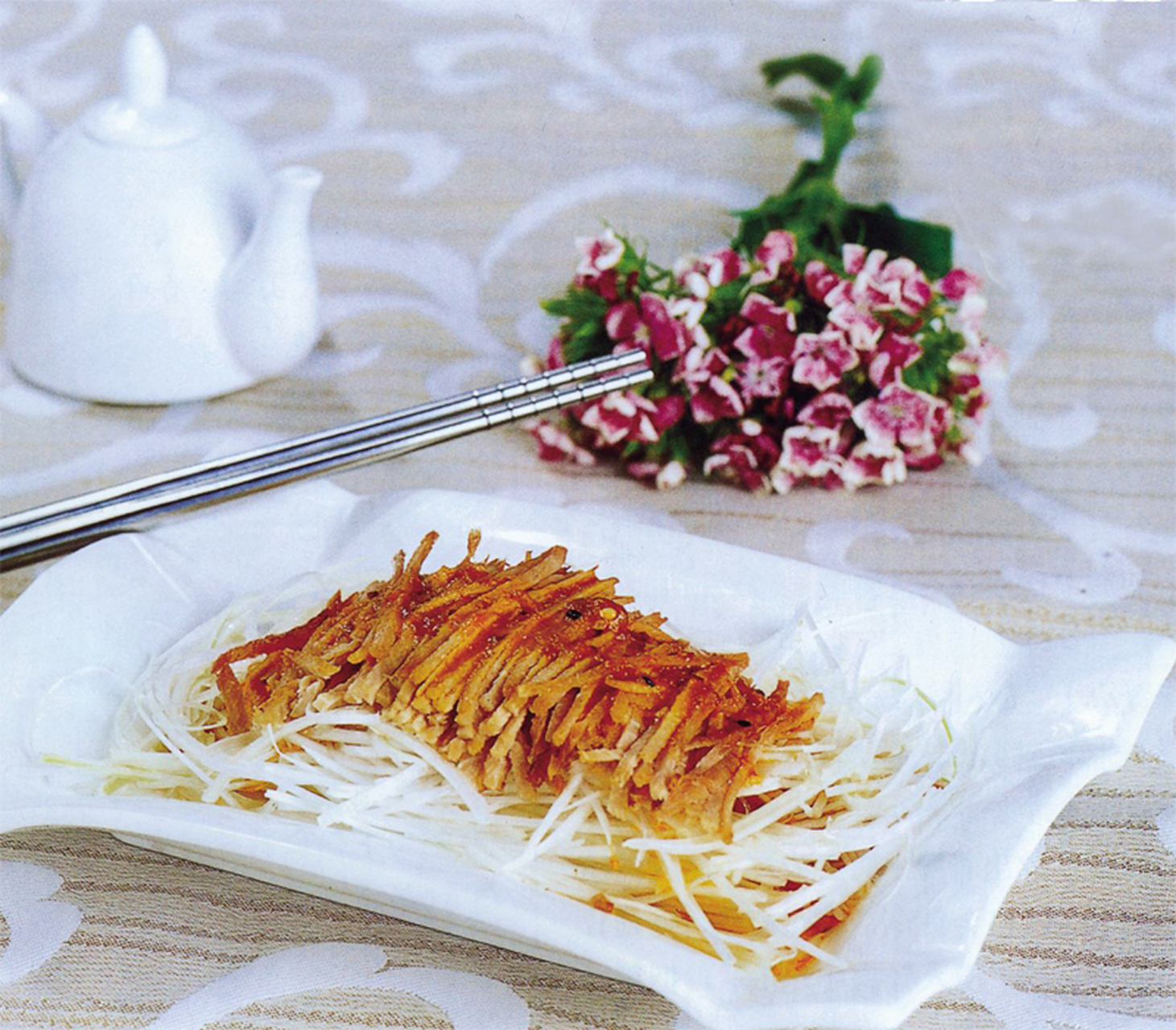 夏日限定美食#凉拌鹿肉,原料:腌鹿腿肉500 g.