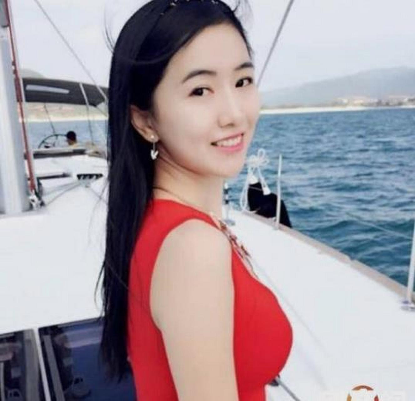 翟欣欣结婚照图片