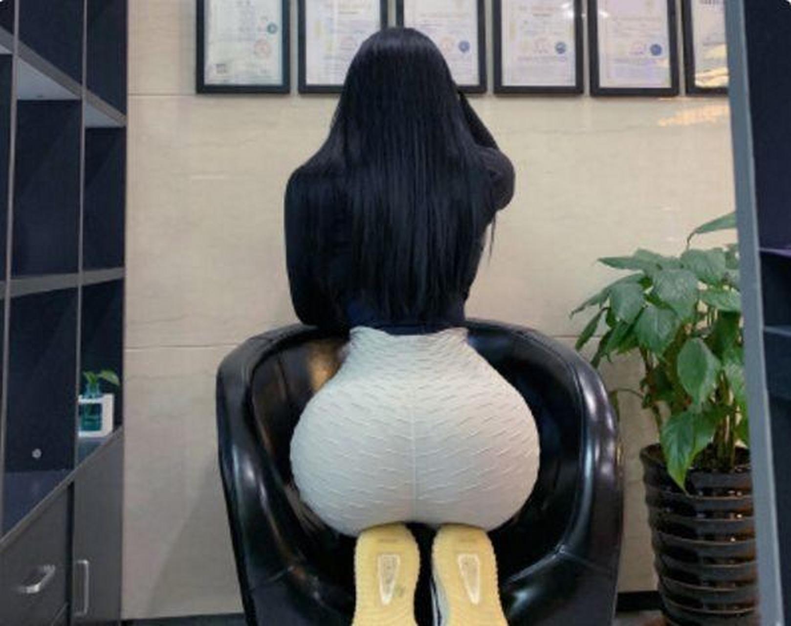 健身女神:大学女生爱健身,臀围96,好身材让同学们都羡慕