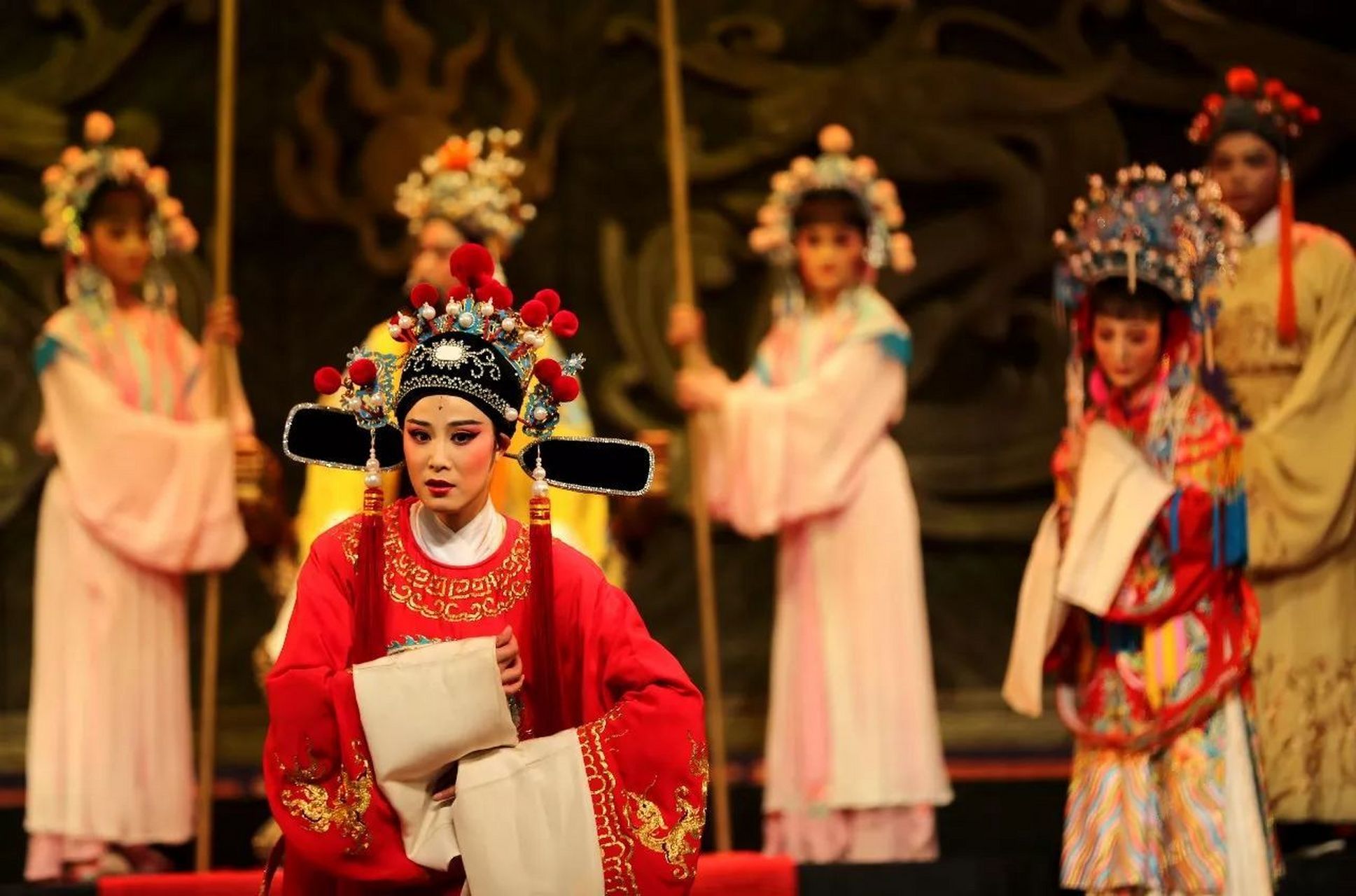 黄梅戏"女附马"唱遍了大江南北,让我们记住了一个有情有义,有才有胆识