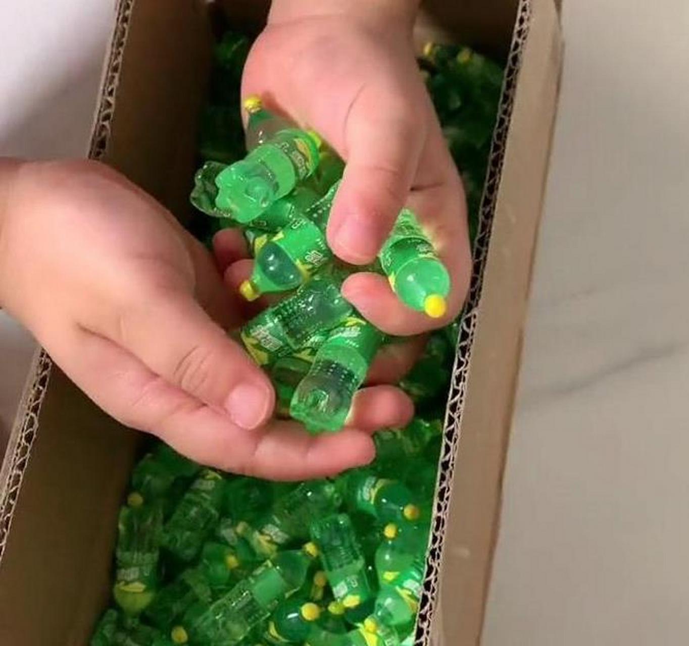 买的迷你小雪碧,到货一看,还真迷你啊