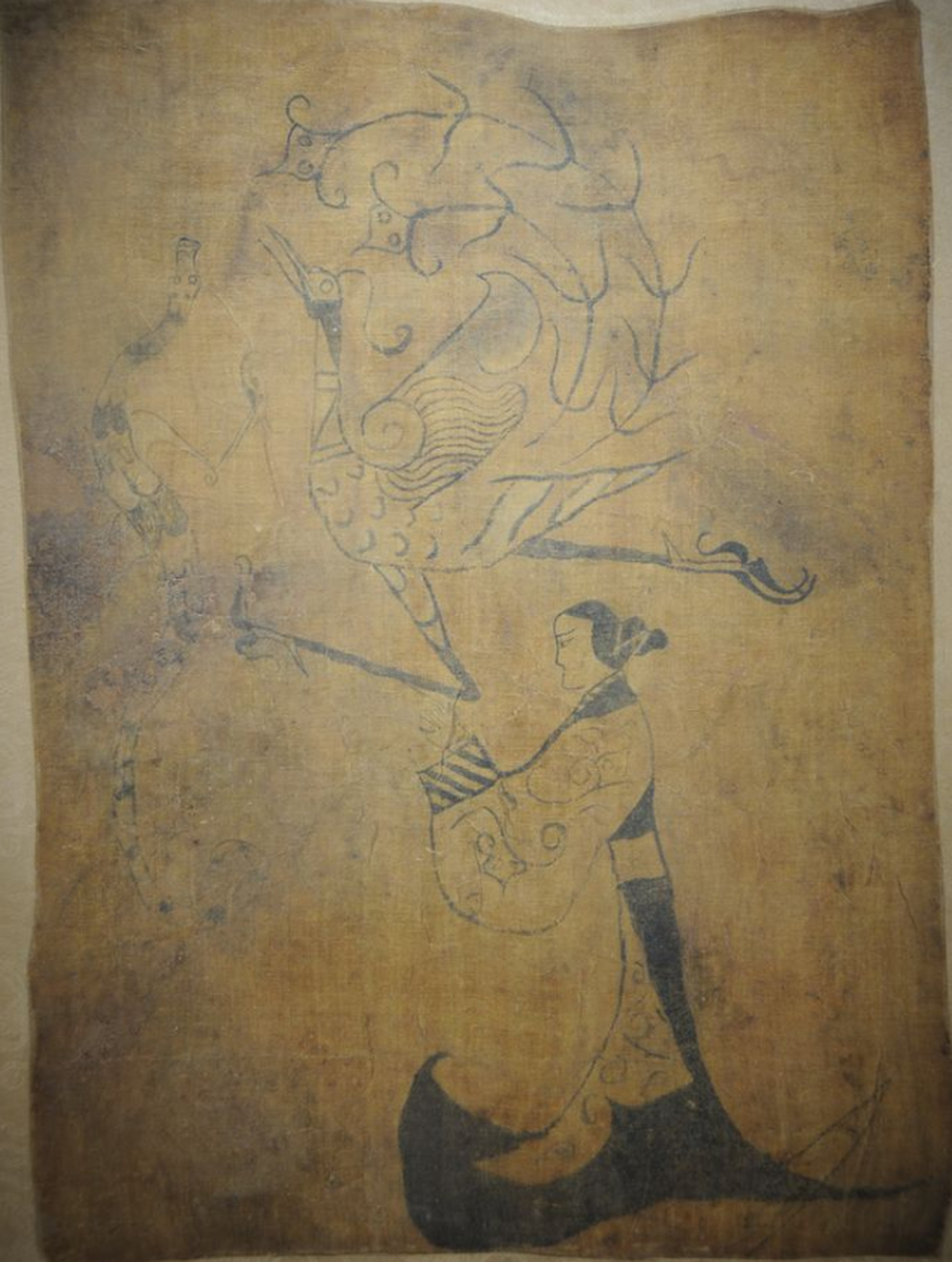 人物龙凤帛画主题和艺术特色是什么(人物龙凤帛画主题和艺术特色是什么意思)