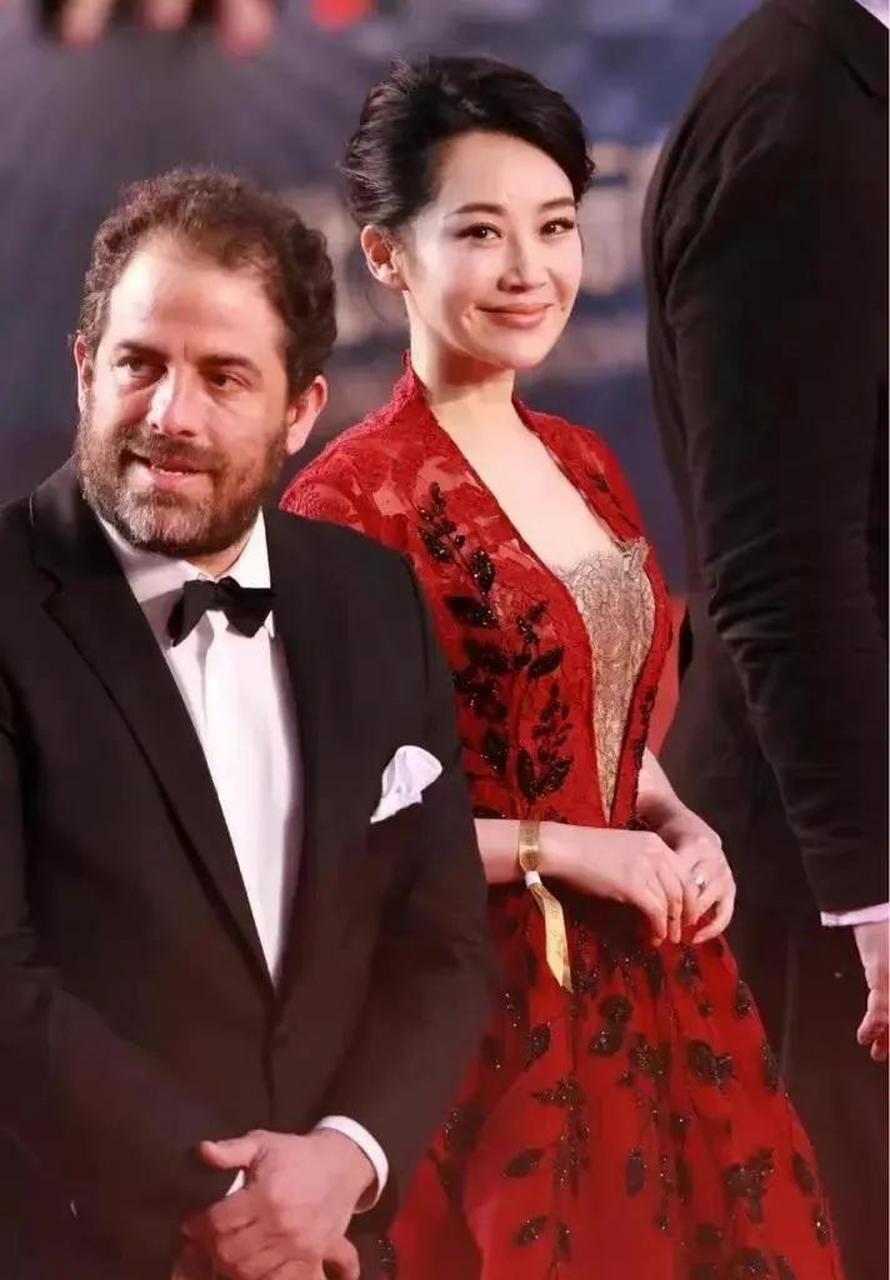 领动计划 许晴对旁边老外说"你比我高一个头,别从侧面看我!