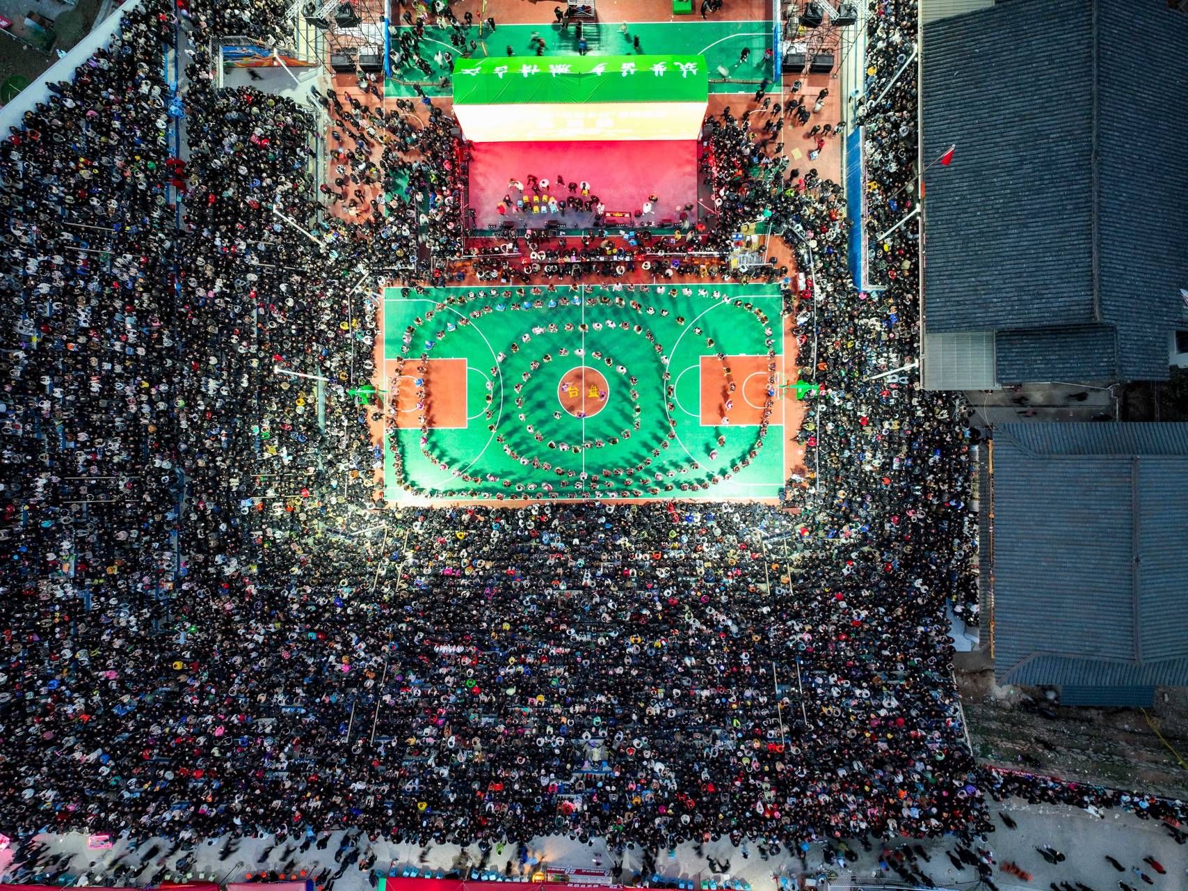 黄健翔韩乔生解说村超总决赛# 黄健翔和韩乔生可是足球解说界的茨拿