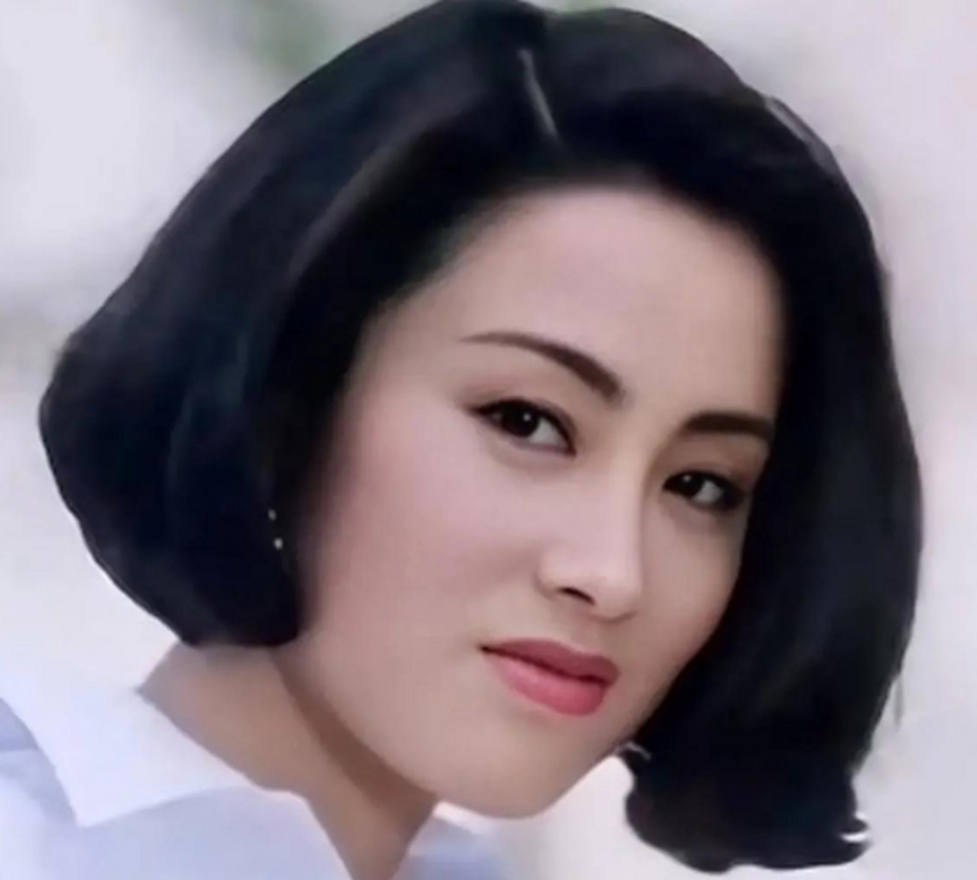 张敏也可以说是香港女明星中的美女之一.