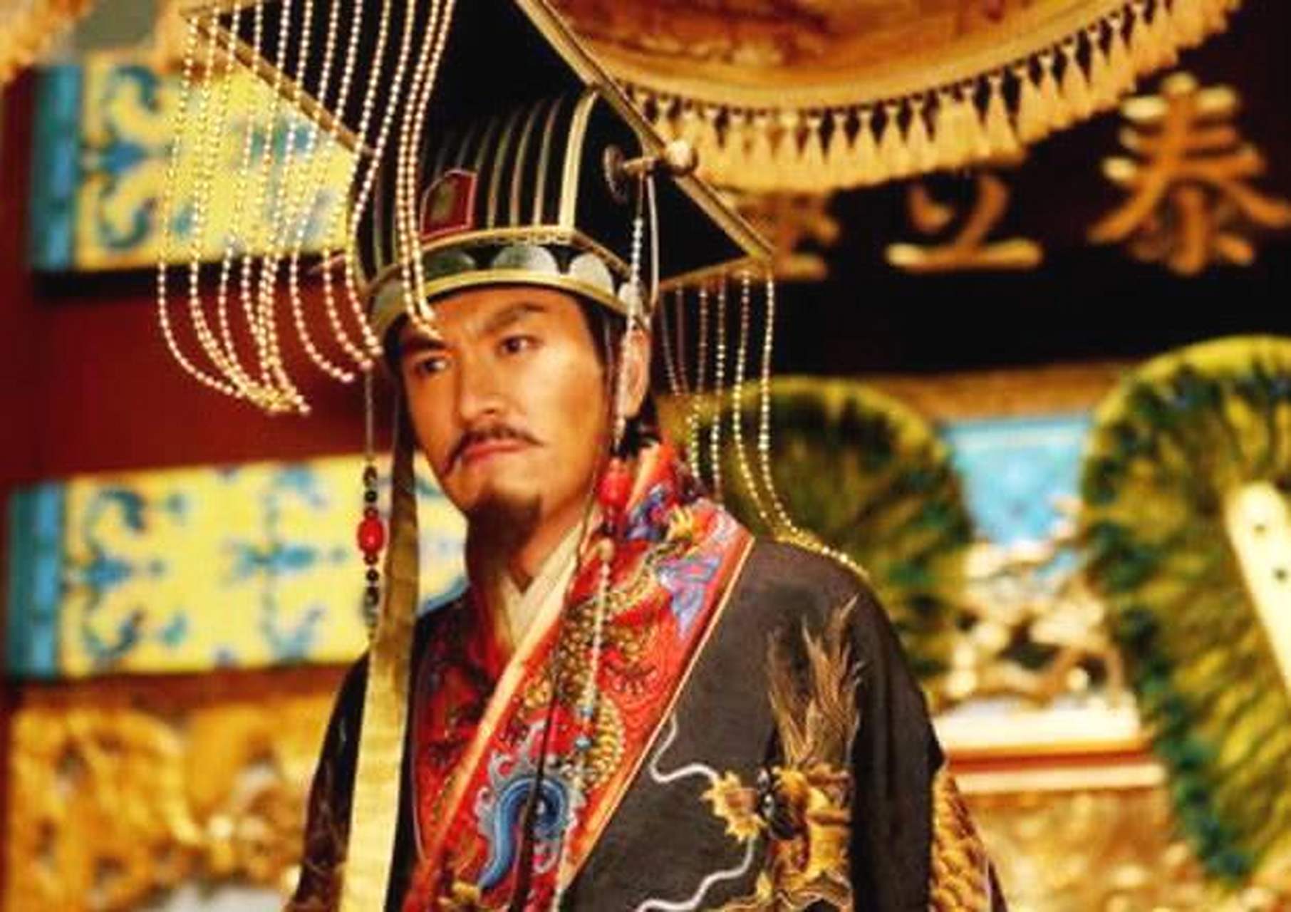 有一次,宋徽宗多日没出宫,李师师便约了周邦彦前来,饮酒作诗非常欢乐.