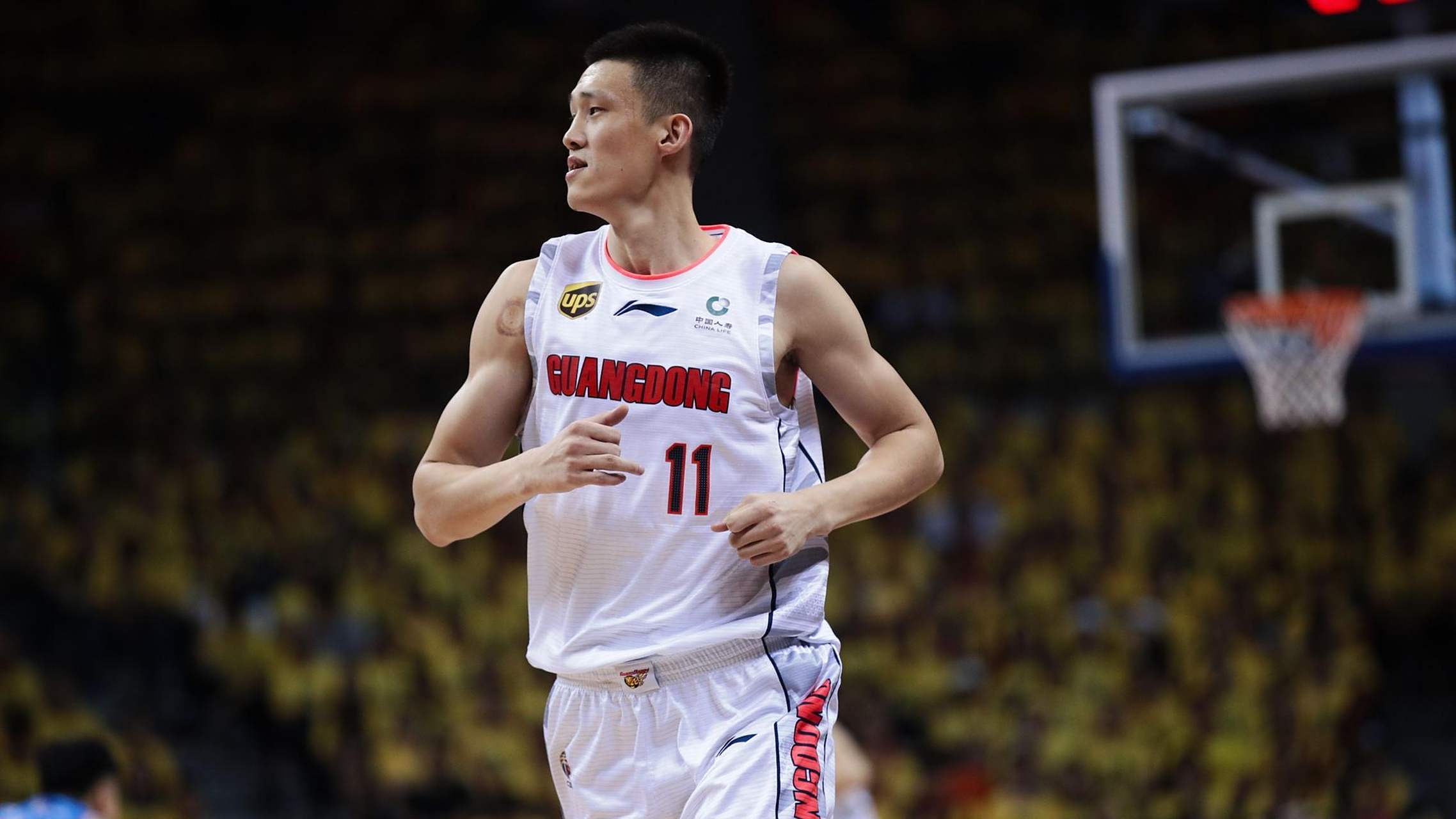 黄强歪谈体育认为,在球场上犯规正常,但是在一场比赛