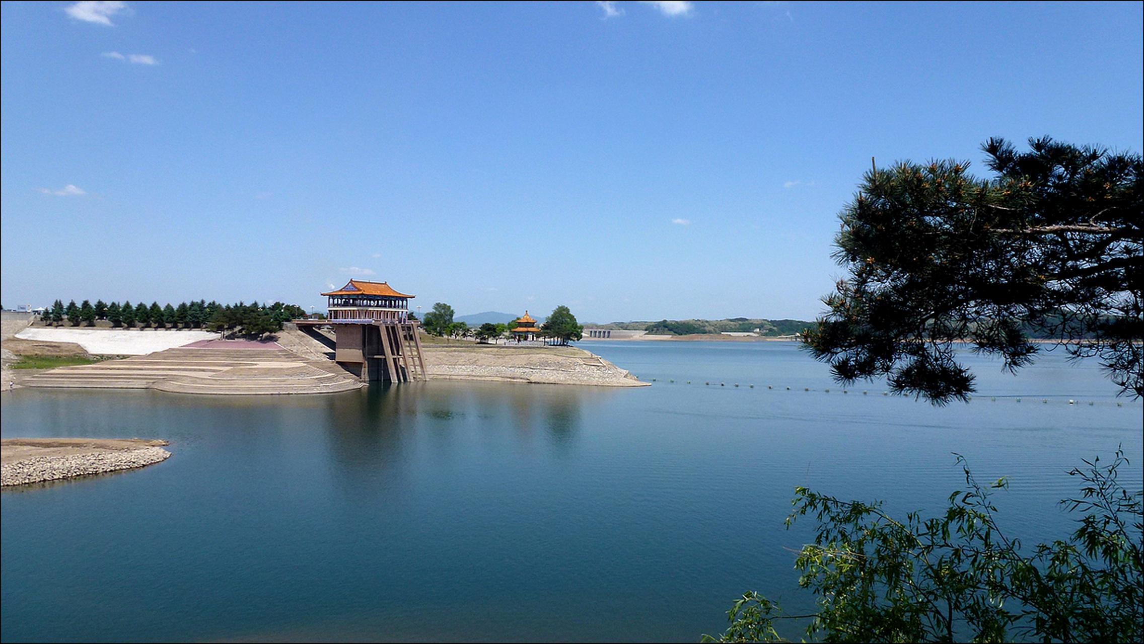 抚顺大伙房水库养殖场图片