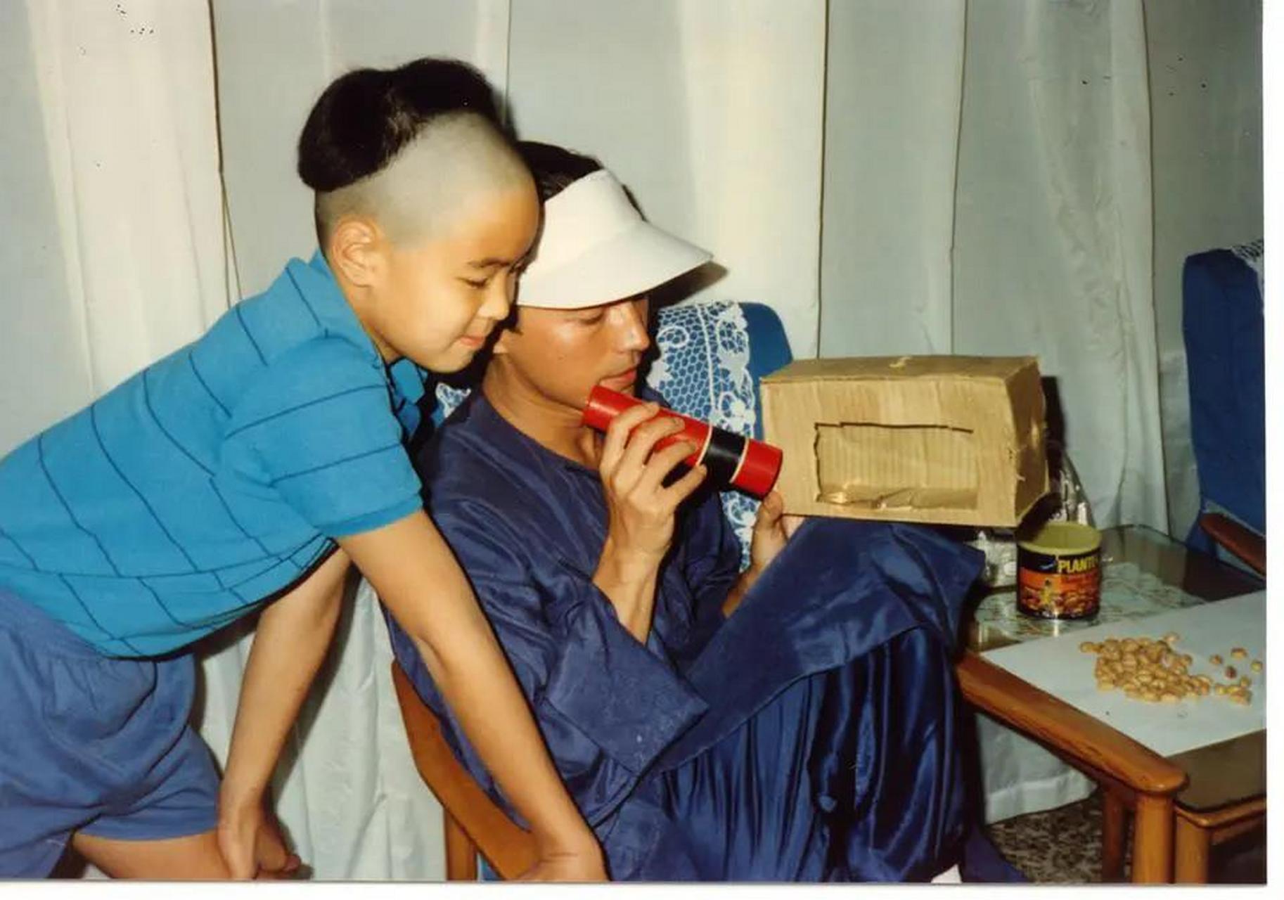 电影《末代皇帝》 剧照( 黑白照片为爱新觉罗·溥杰本人和尊龙)#娱乐