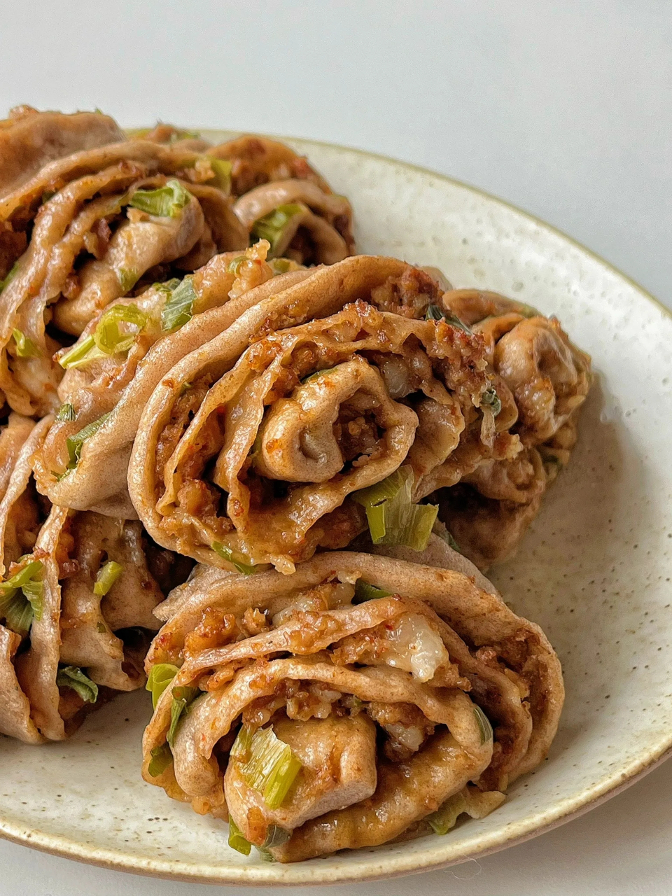 这款肉沫花卷低卡低脂,好吃到爆  做法简单,肉香四溢  一定要学会