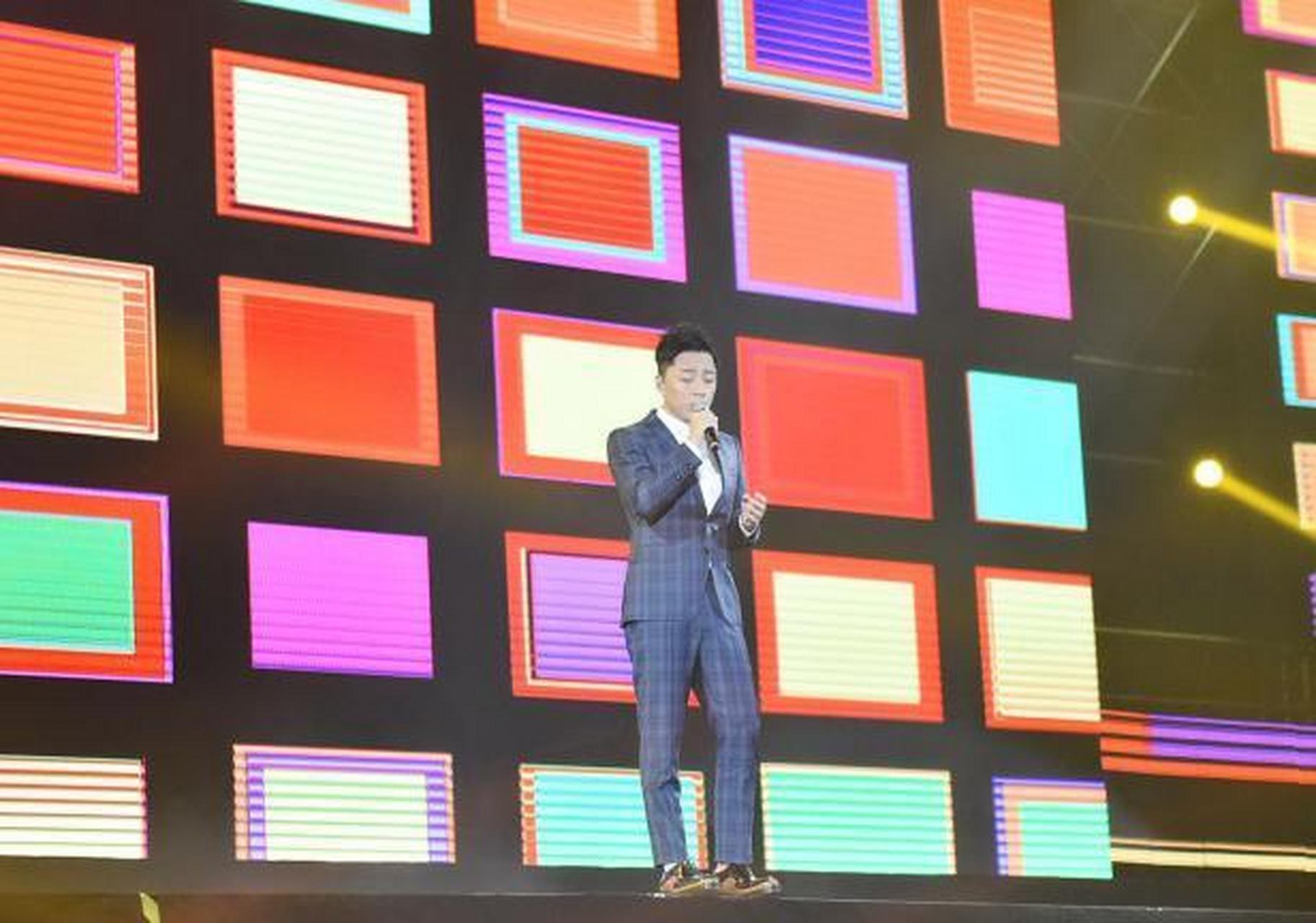 好声音冠军张磊喜获热歌榜中榜两项大奖