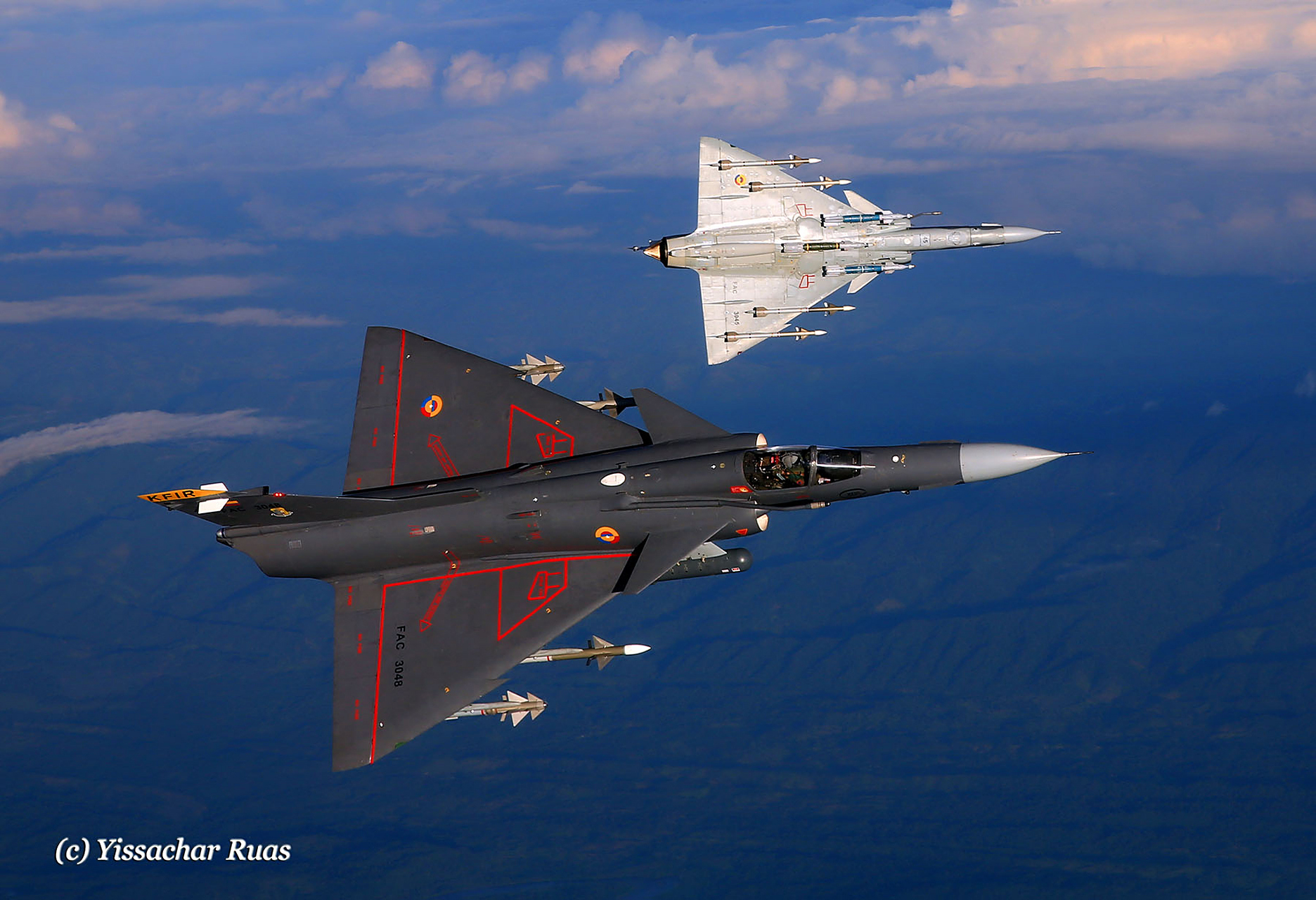 哥伦比亚空军装备的幼狮战斗机,以今天的标准看,图片中的幼狮战斗机