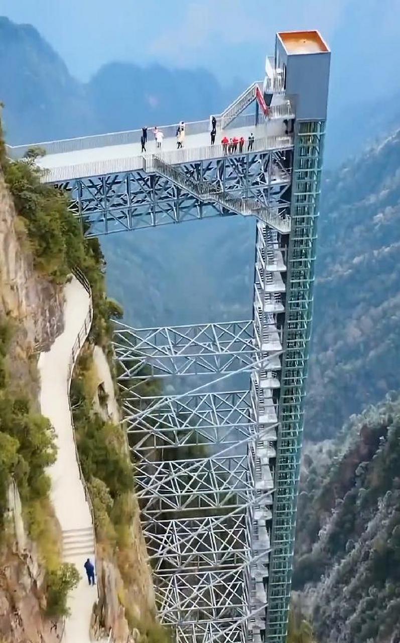 网友:在悬崖上装电梯,不觉得有点吃的太饱了么