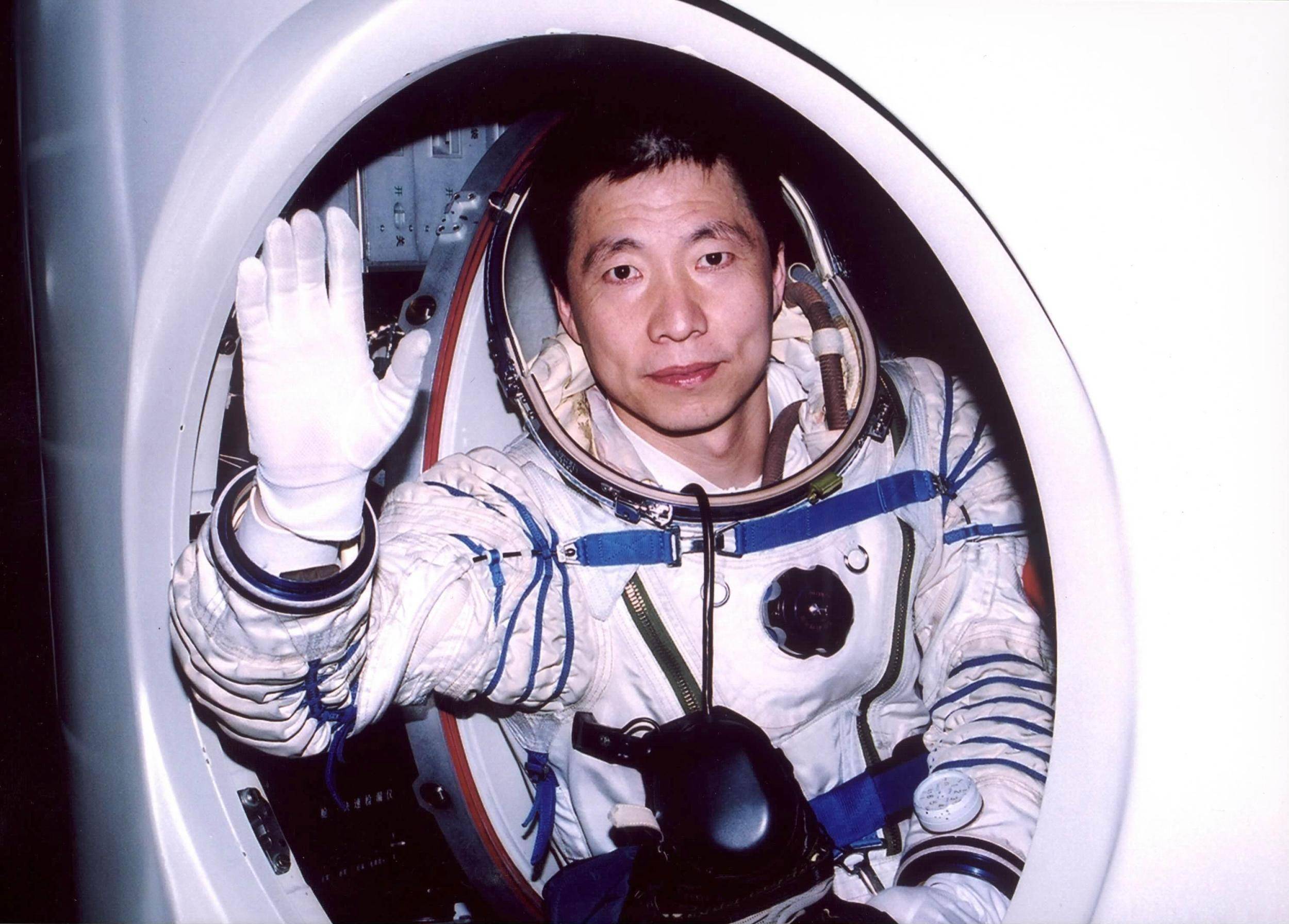 翟志刚首次太空漫步差点回不来|2008年9月27日中国人首次太空漫步