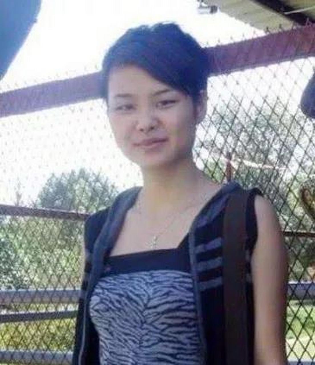 2009年,湖北巴东三名乡镇干部强迫女服务员邓玉娇陪其洗浴,遭到拒绝后
