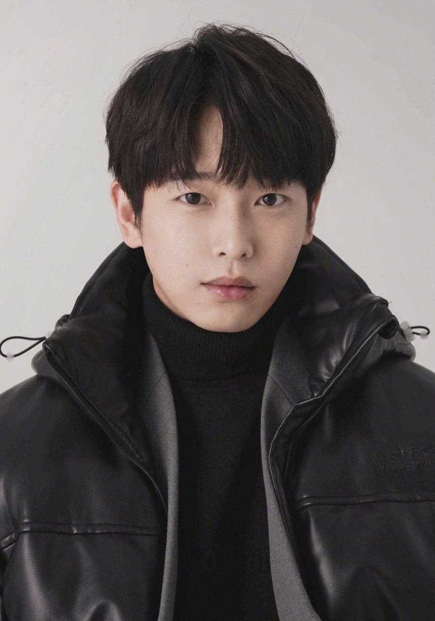 彭昱畅的保暖型穿搭,也太帅了吧