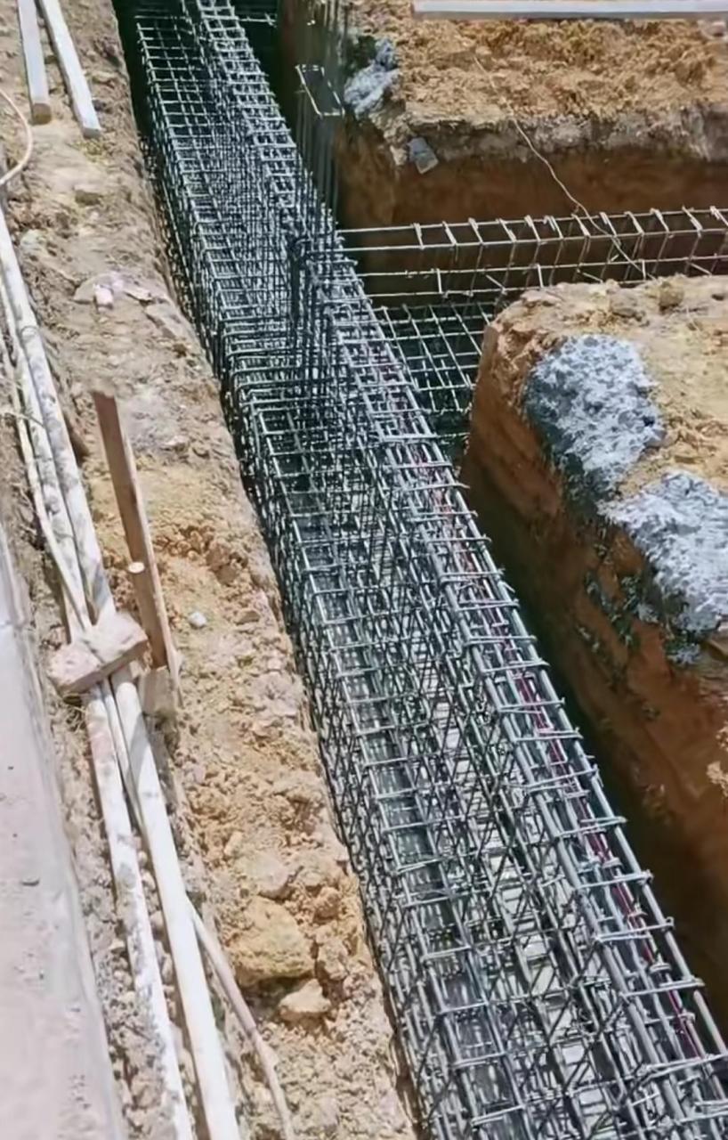 网友:农村盖房子,地基就用这么多钢筋,盖三层楼没问题吧?