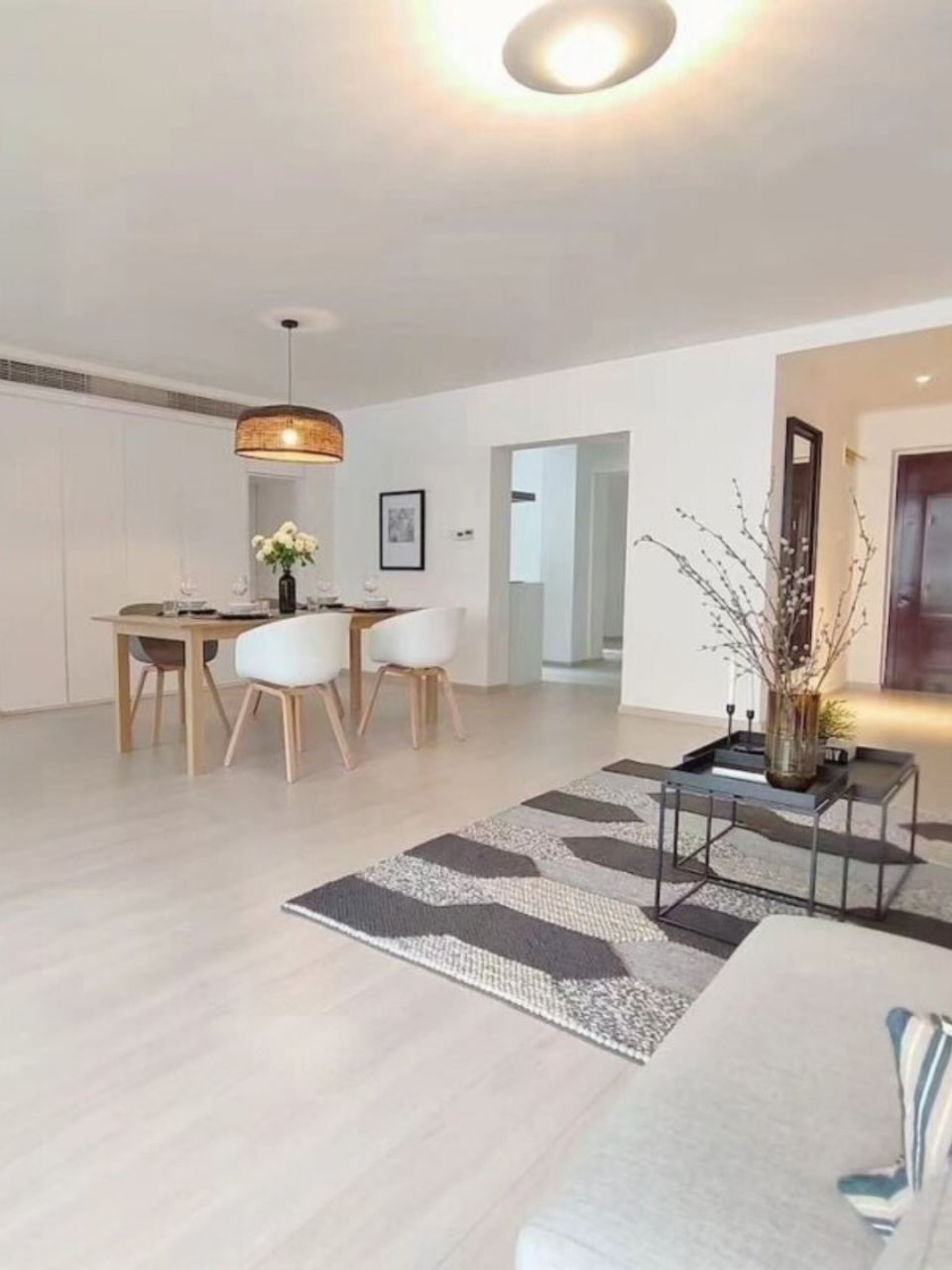 租房上海丨华山路总统公寓丨浅色系大三房  【总统公寓】  【位置】