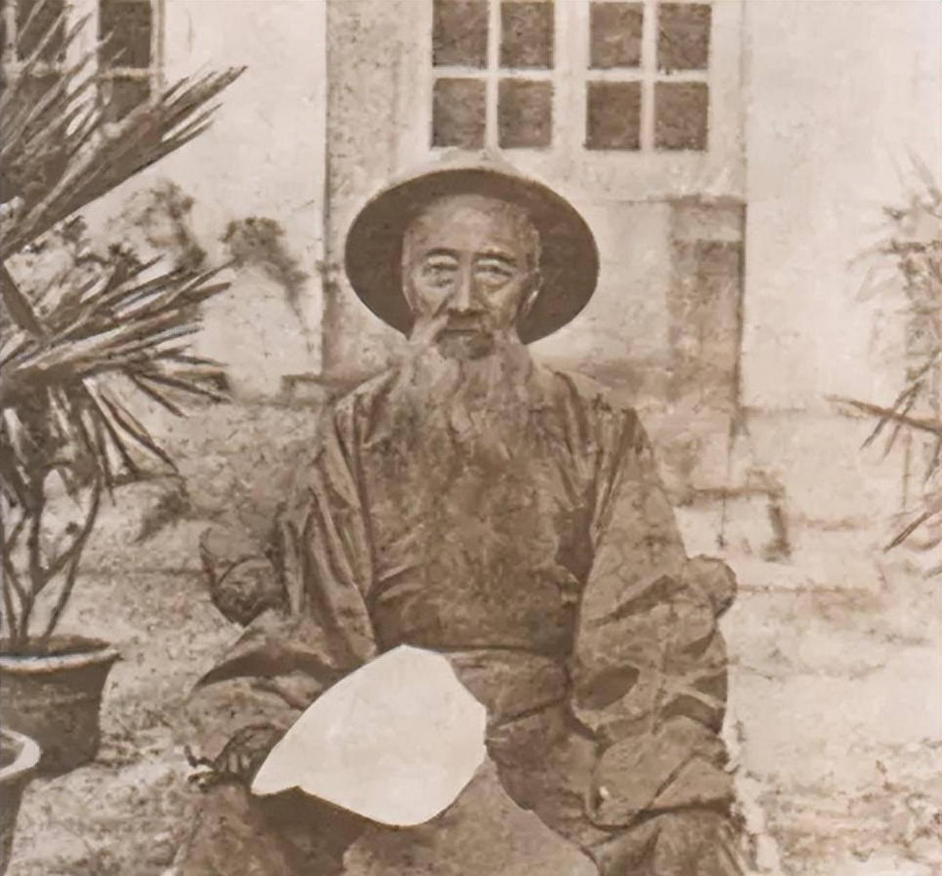 1873年,36岁的张之洞调任四川学政,路过泸州城时,突然想喝酒,便让手下