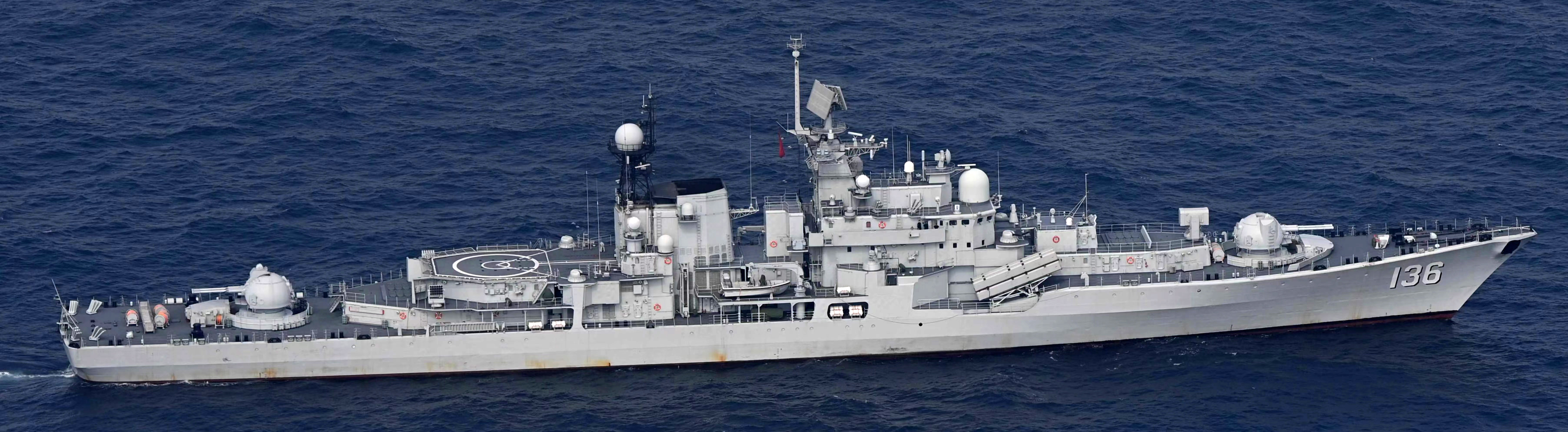 我国海军杭州舰,终于看到现代级导弹驱逐舰升级后的大图了.