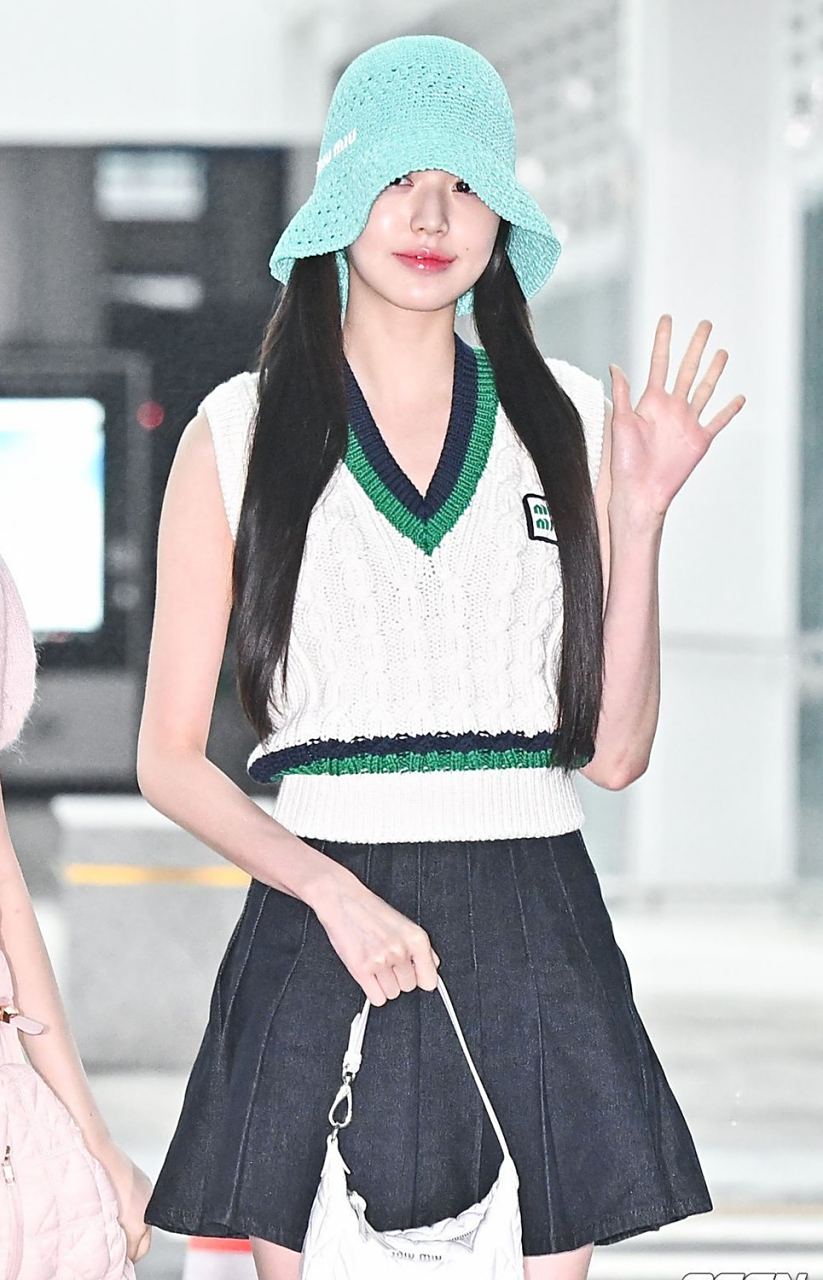 张元英230629机场穿搭,小圆这身适合去打网球