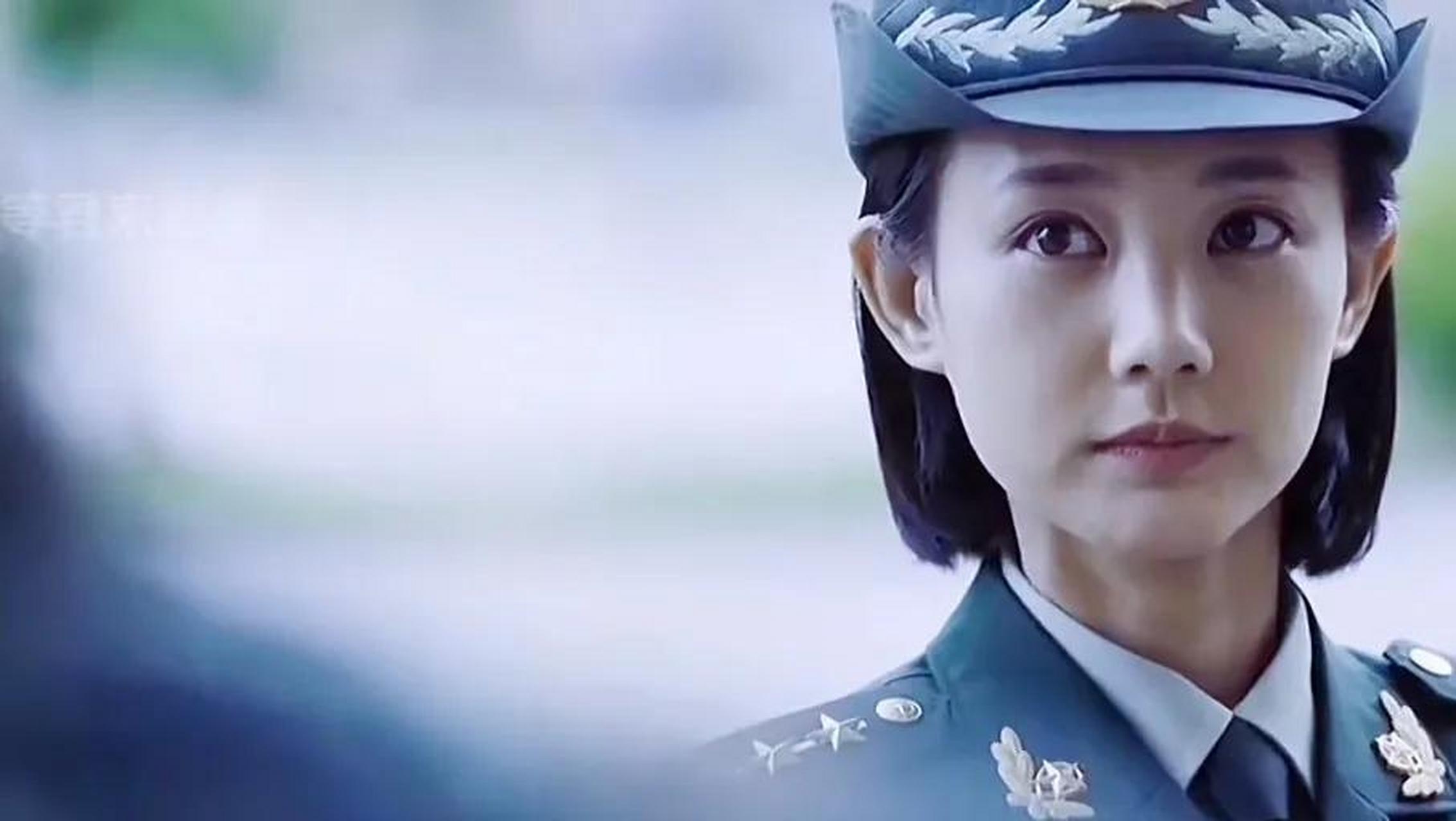 李一桐在《特战荣耀》演一个女军人,虽然看得出来
