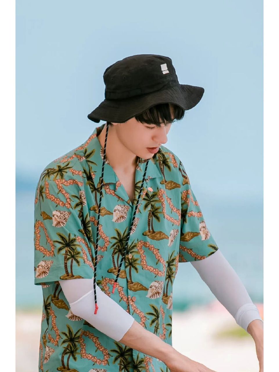 帽子:kangol utility cords jungle hat袋鼠渔夫帽 衣服:scotch&soda