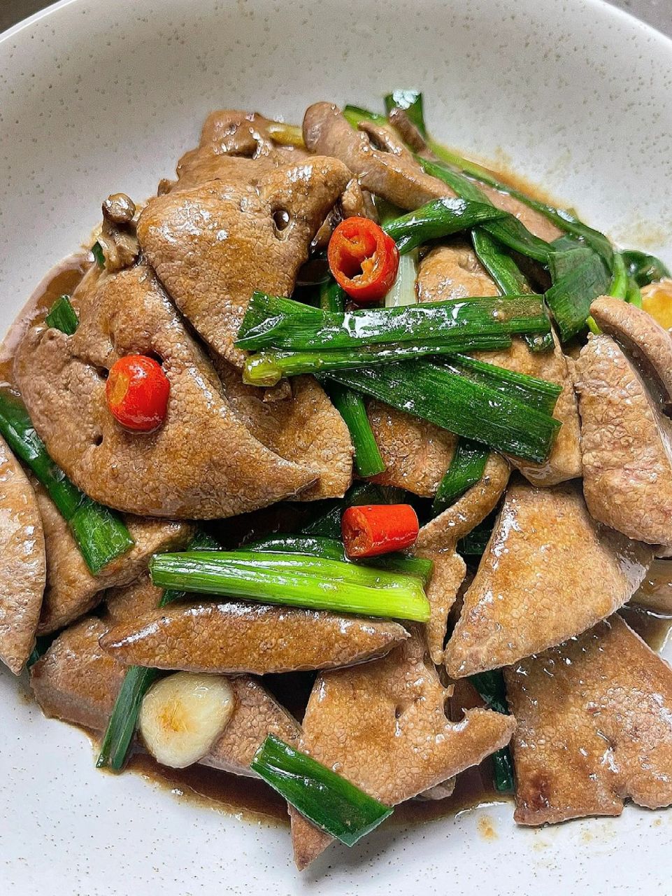 这样做的姜葱炒猪肝酱香浓郁,嫩滑爽口,一点腥味都没有!