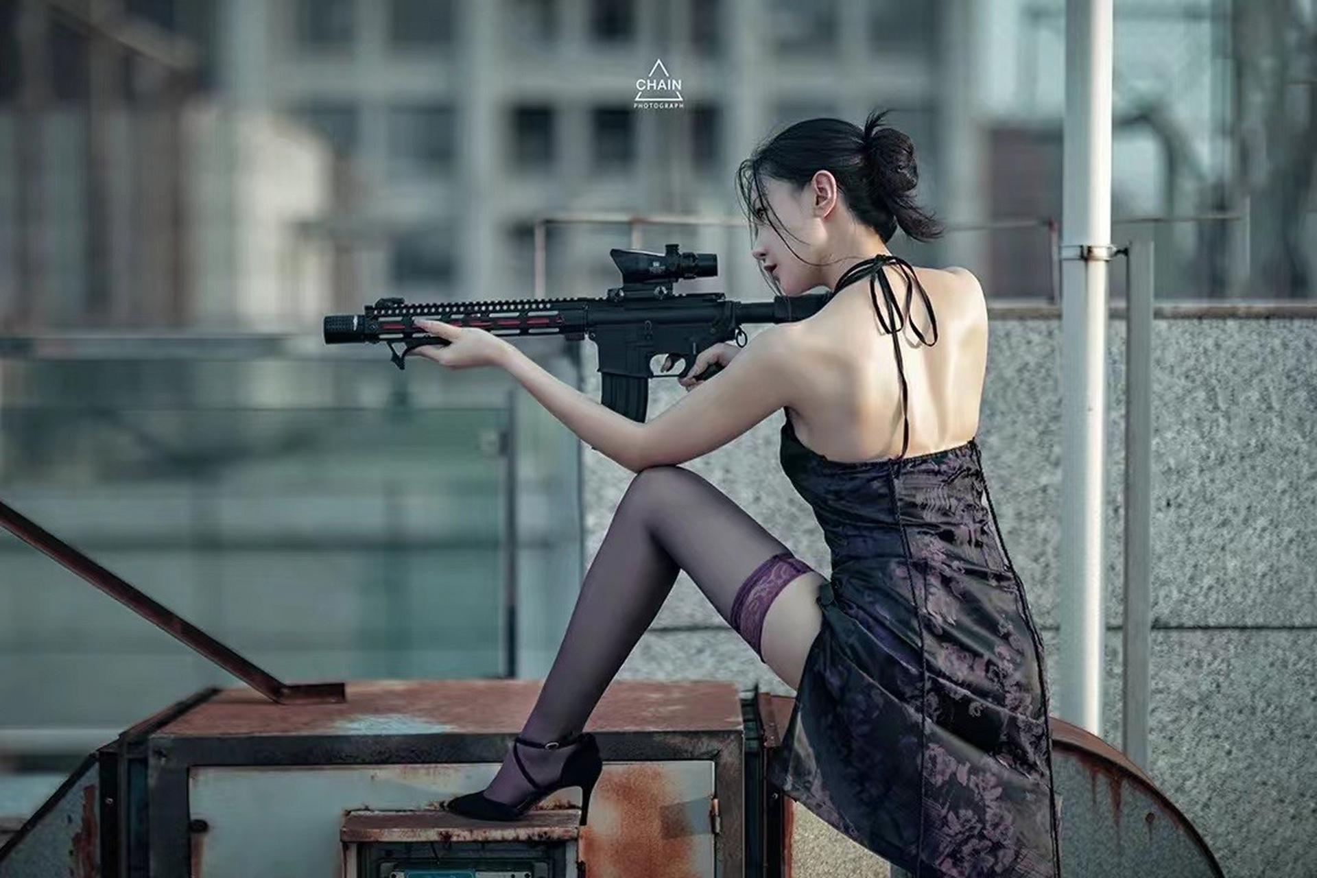要么就好好拍枪,要么就好好拍美女,作为军迷,真的欣赏不了这种摆拍的